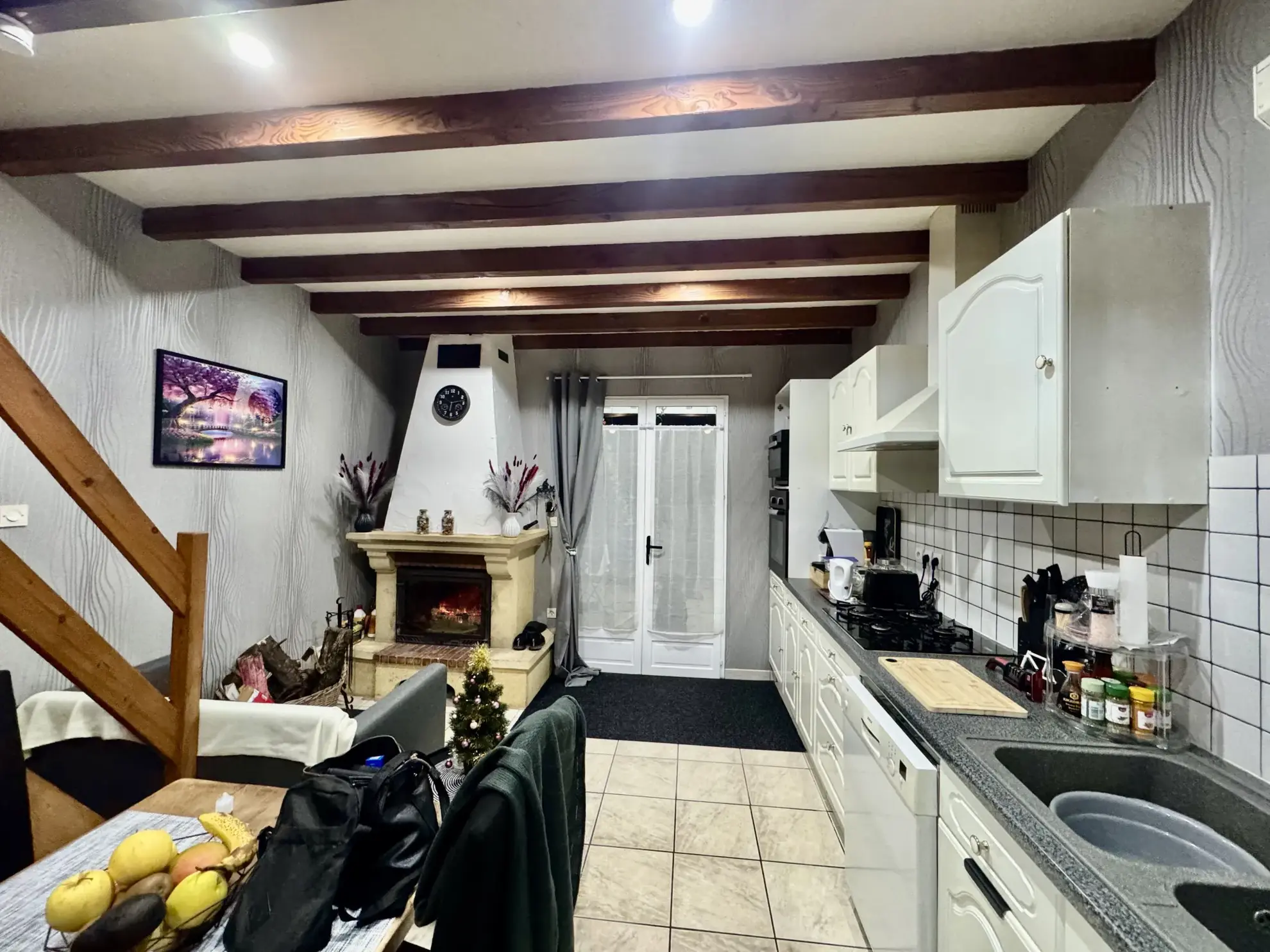 Belle maison de 160 m² avec dépendance et grand terrain à Mescoules 