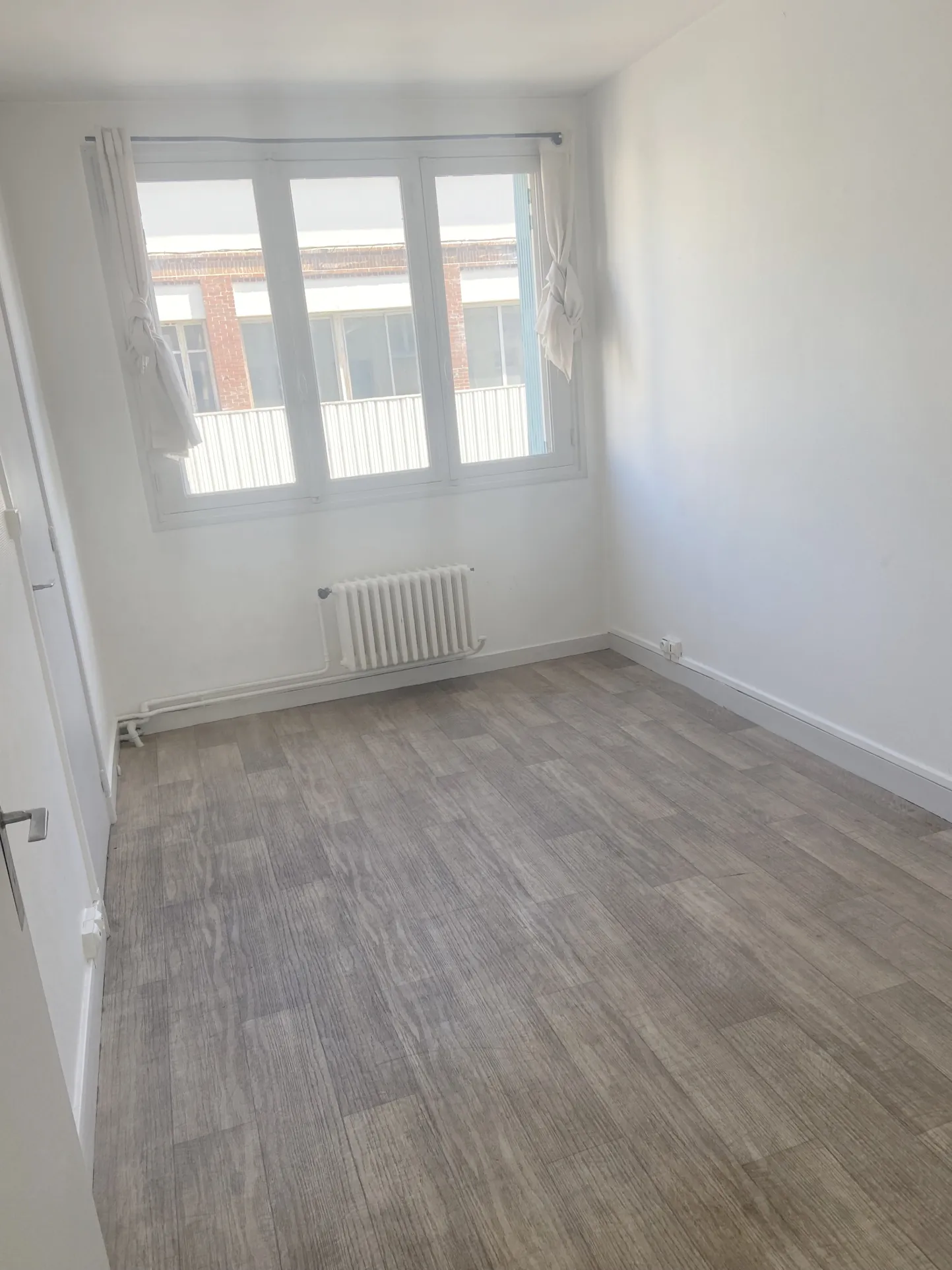 Appartement 2 chambres avec balcon à Vierzon, proche gare et commerces 