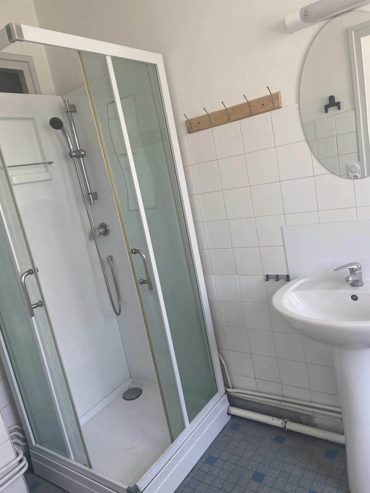 Appartement 2 chambres avec balcon à Vierzon, proche gare et commerces 