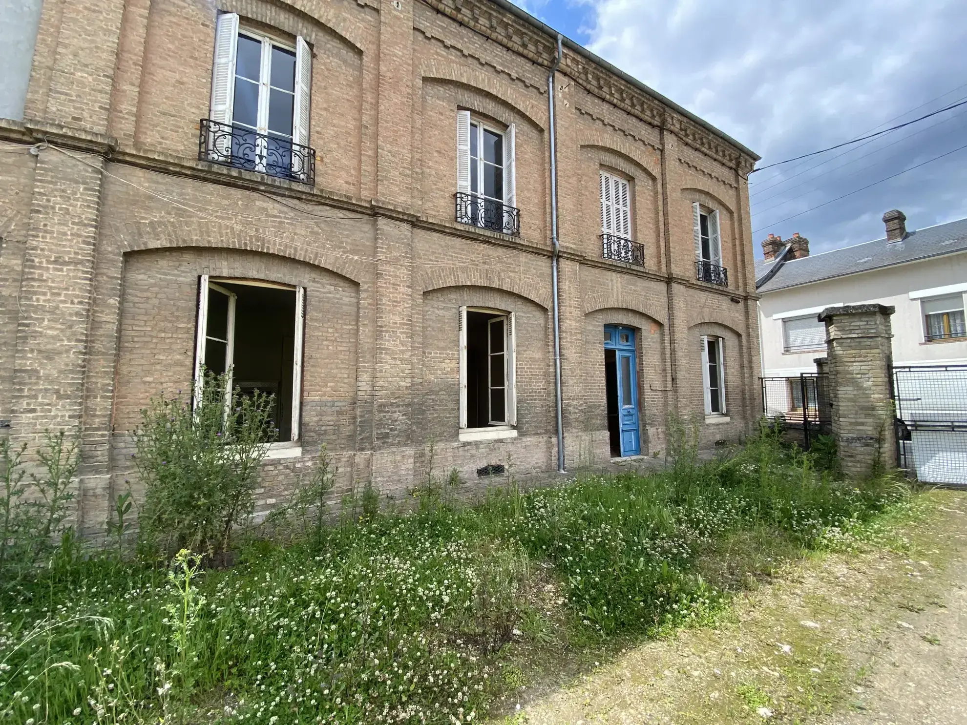 Maison à transformer en plusieurs logements à Saint-Pierre-lès-Elbeuf