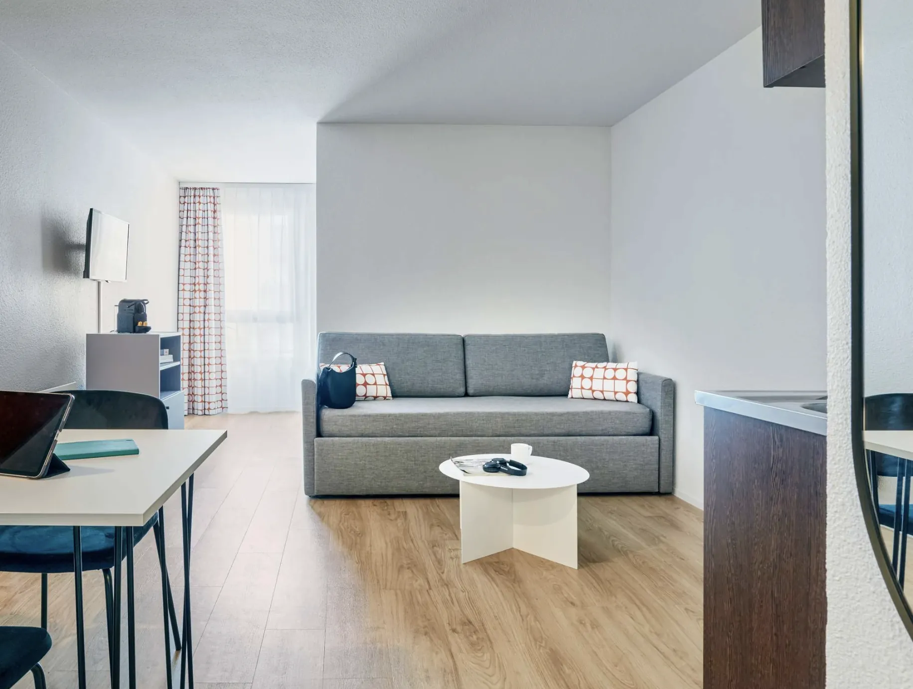 Investissement locatif à Vanves - Appartement 2 pièces meublé avec bail en cours 