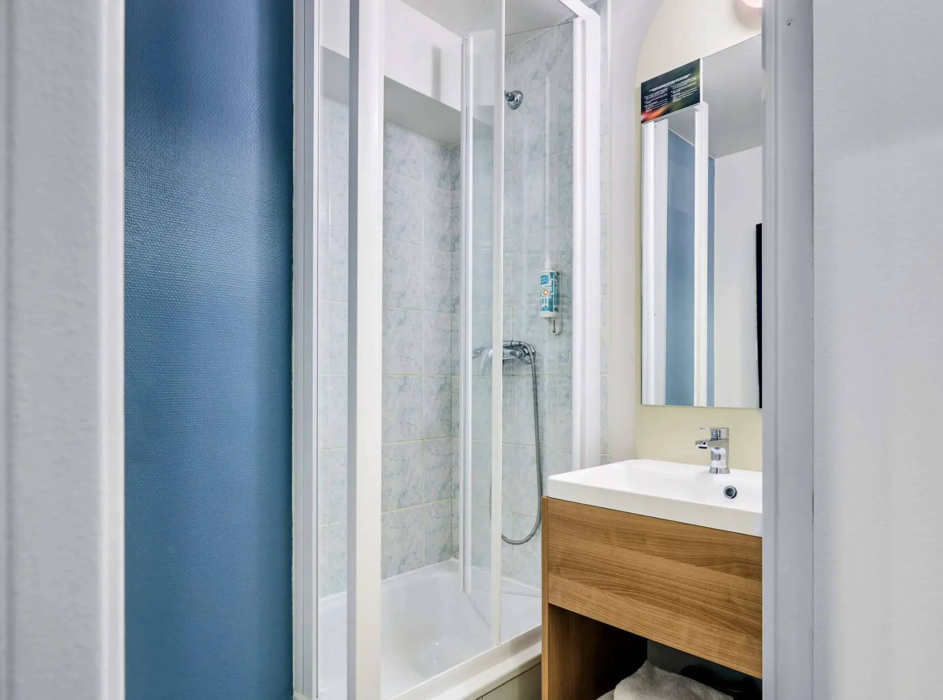 Investissement locatif à Vanves - Appartement 2 pièces meublé avec bail en cours 