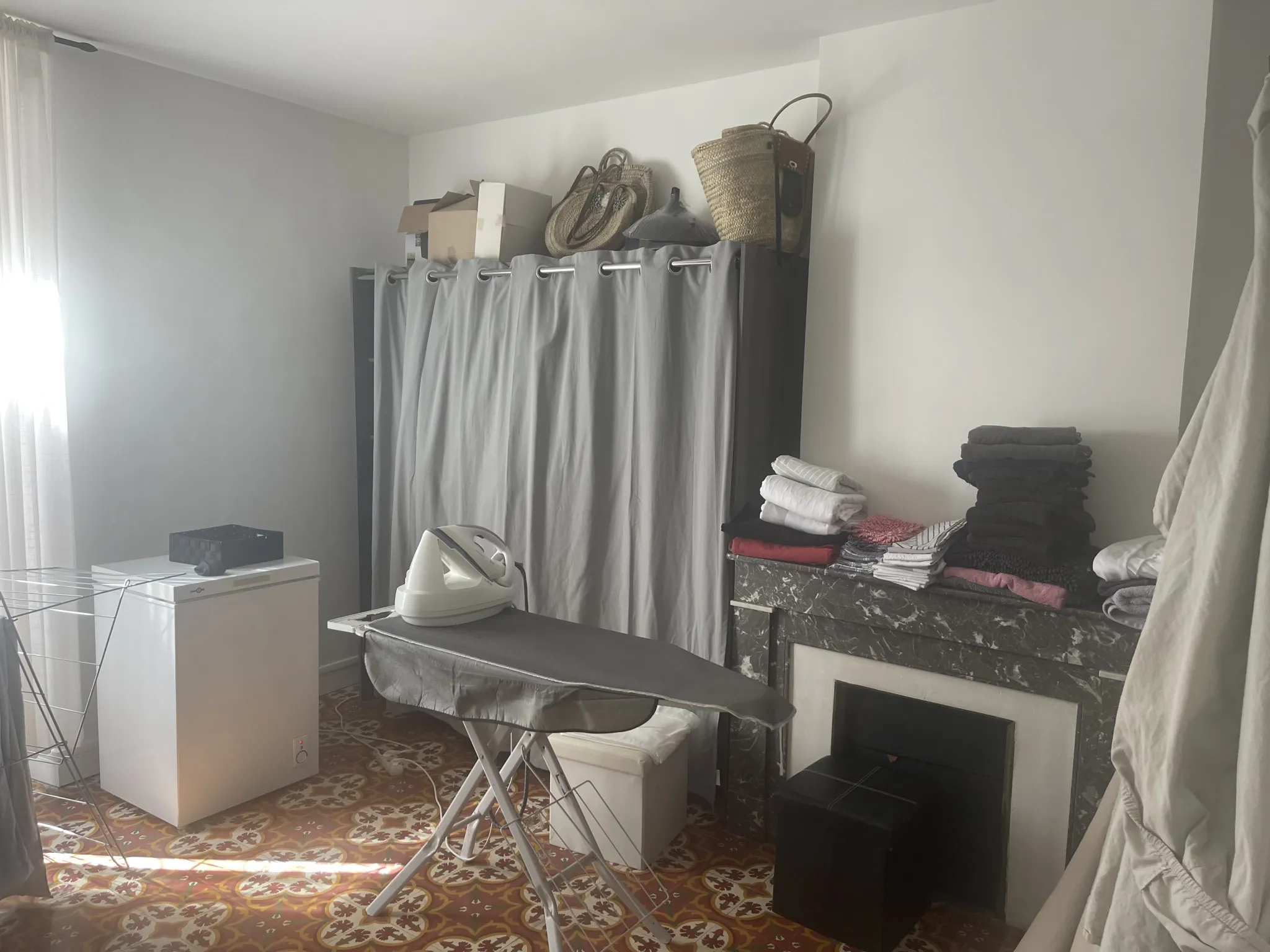 Appartement 91 m² avec terrasse et cachet authentique au centre de Carcassonne 