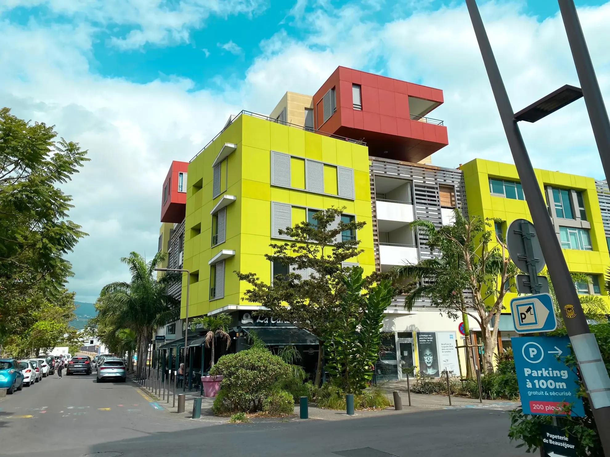 Local professionnel médical à Sainte-Marie - Centre pluridisciplinaire avec parking