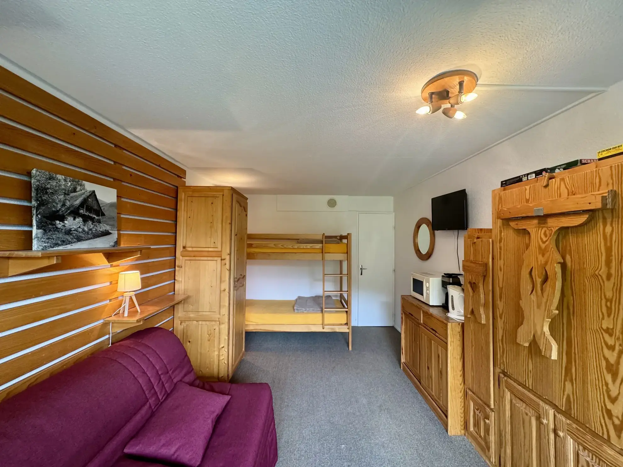 Studio au Corbier avec vue sur pistes, exposition sud, proche domaine des Sybelles 