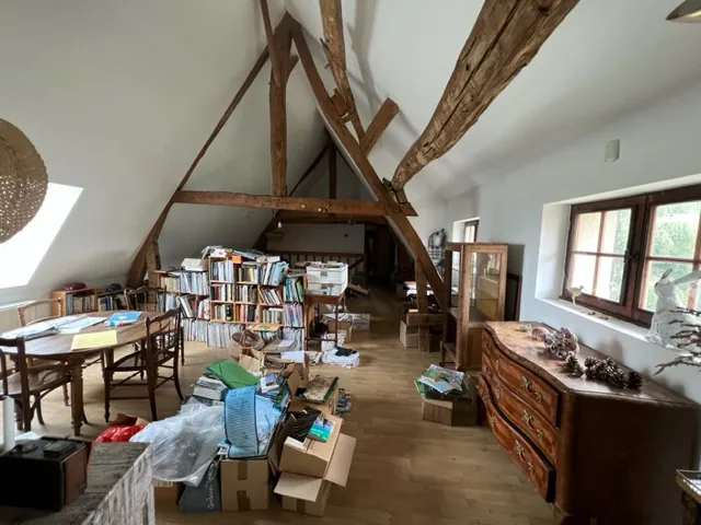 Maison de charme à vendre à Canlers avec jardin et cheminée 
