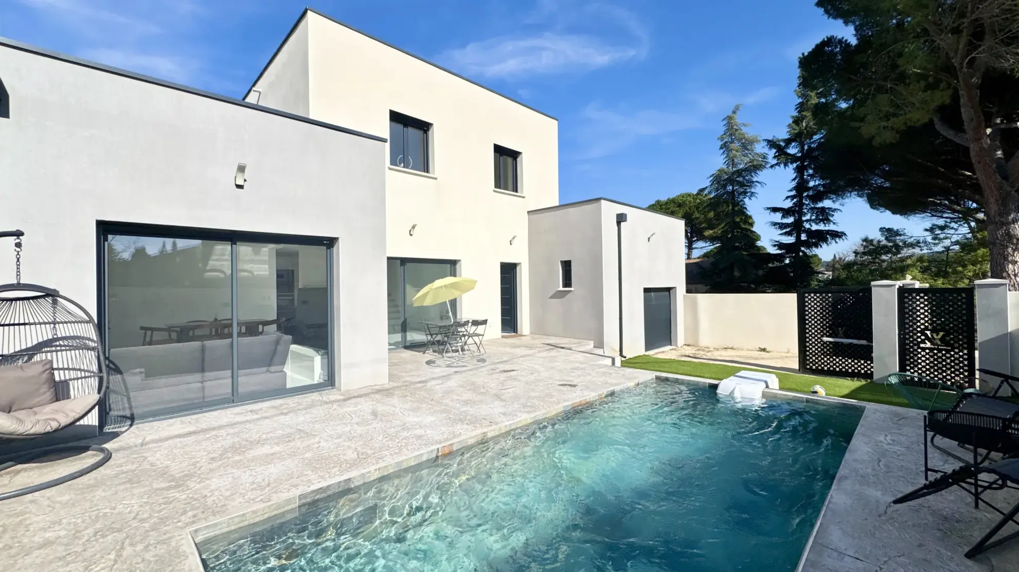 Villa contemporaine avec piscine, 4 chambres à Bagnols-sur-Cèze