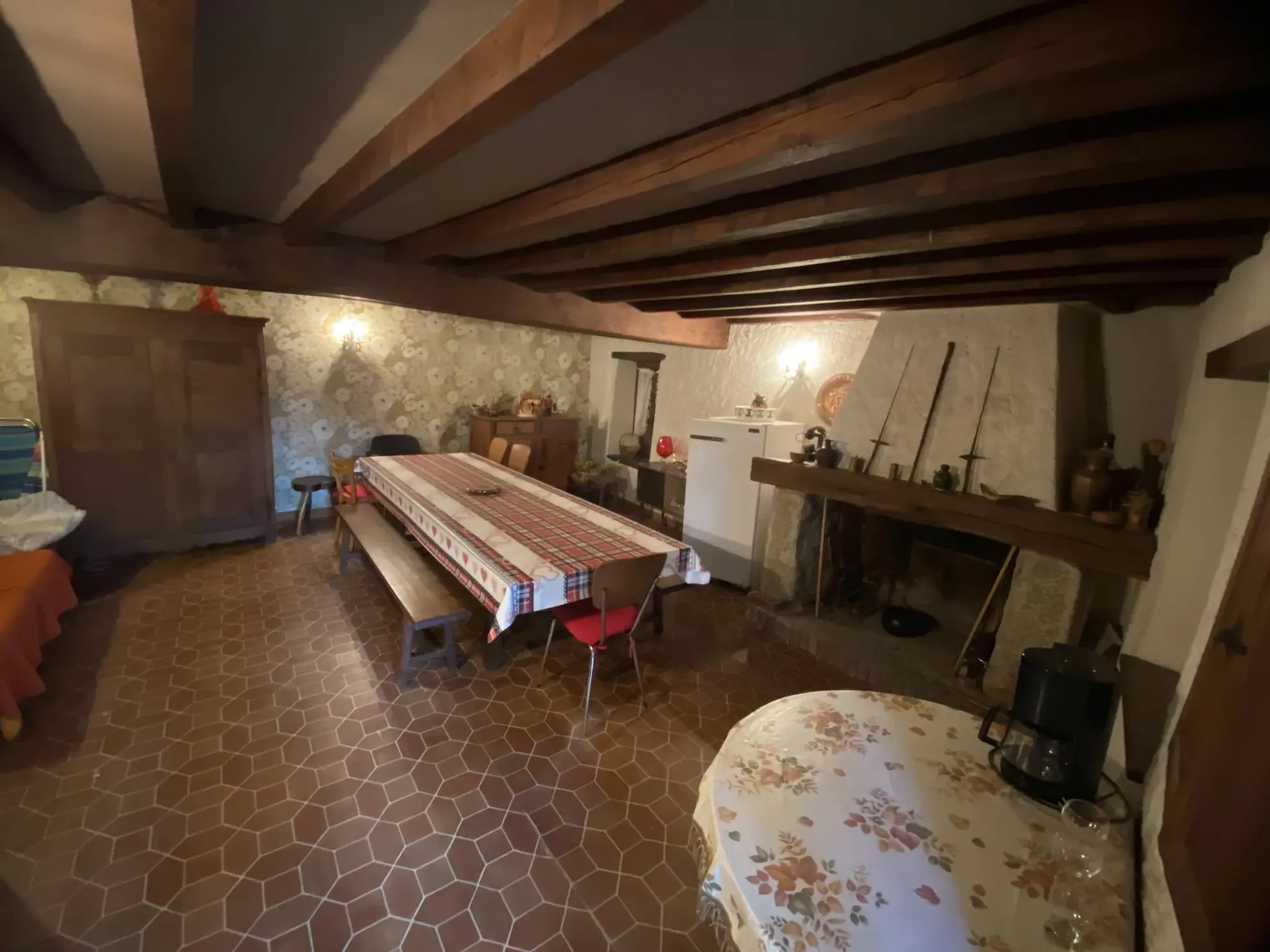 Maison vigneronne à vendre à Courpière avec grange et atelier - projet de rénovation 