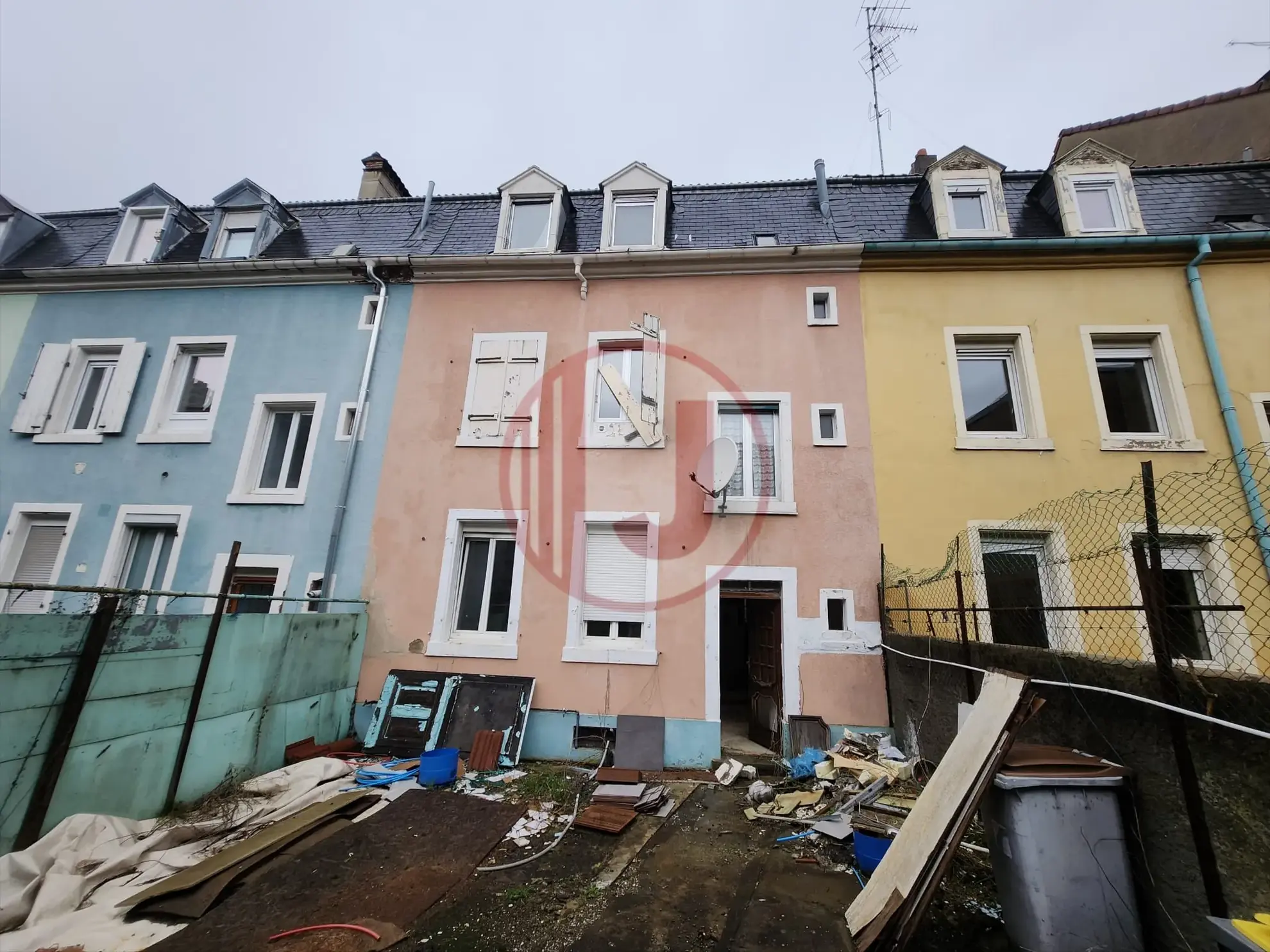 Immeuble à Mulhouse avec 3 appartements F3 et potentiel de rénovation - Investissez dès aujourd'hui