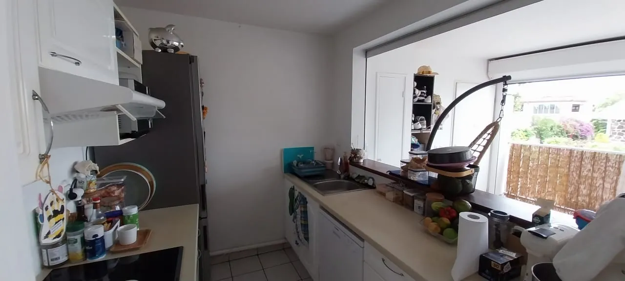 Appartement T3 à vendre à Plateau Fofo, SCHOELCHER avec parking et locataire en place 