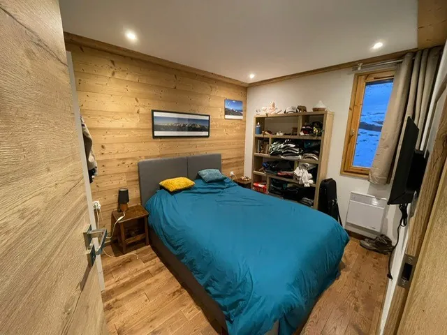 Appartement T2 rénové avec terrasse sud dans le domaine des Sybelles – Le Corbier 