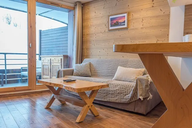 Appartement T2 rénové avec terrasse sud dans le domaine des Sybelles – Le Corbier 