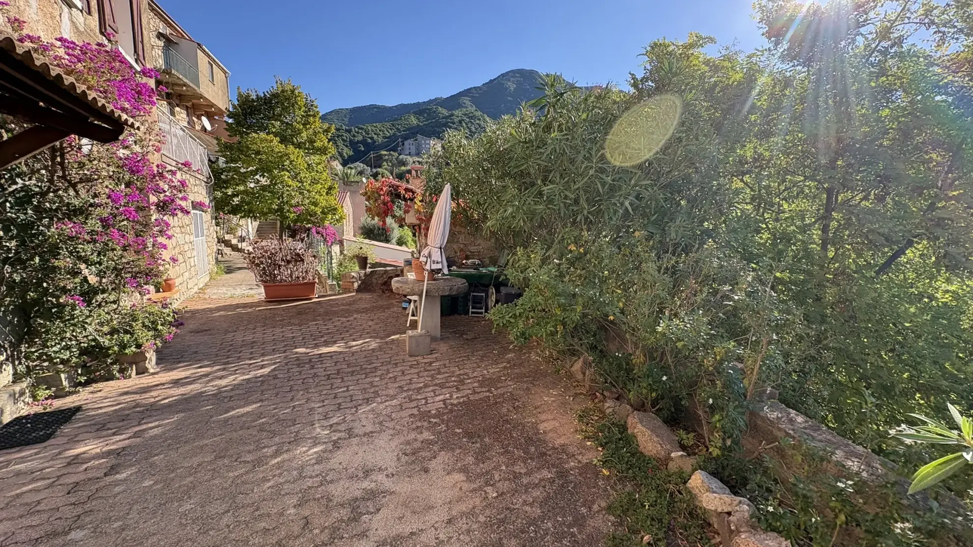 Appartement F3 à Sari-d’Orcino avec grand potentiel à rénover