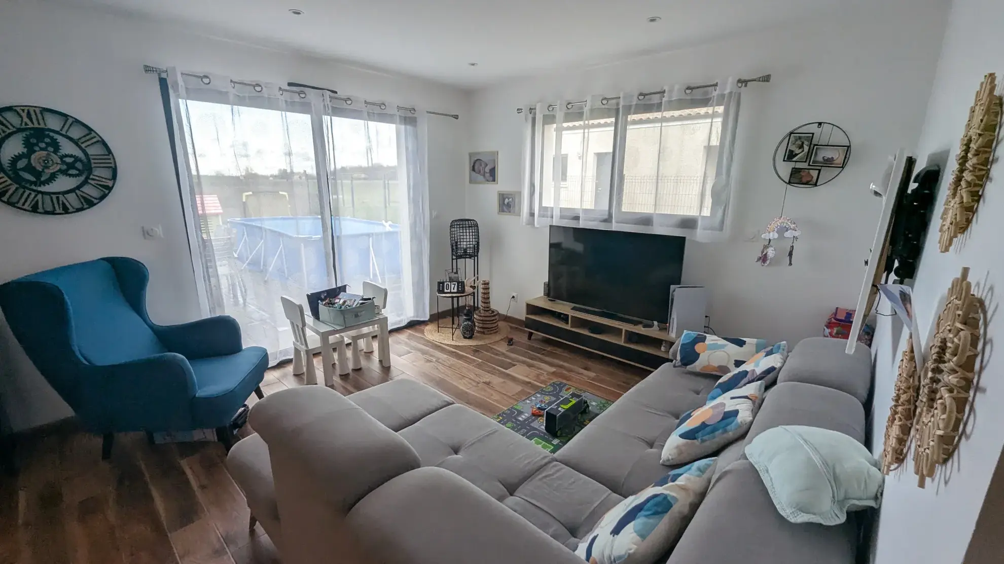 Maison de plain-pied moderne avec garage et terrasse à Sciecq 