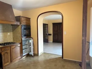 Maison de plain-pied à Baugy avec dépendances et terrain constructible 