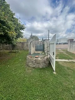 Maison de plain-pied à Baugy avec dépendances et terrain constructible 