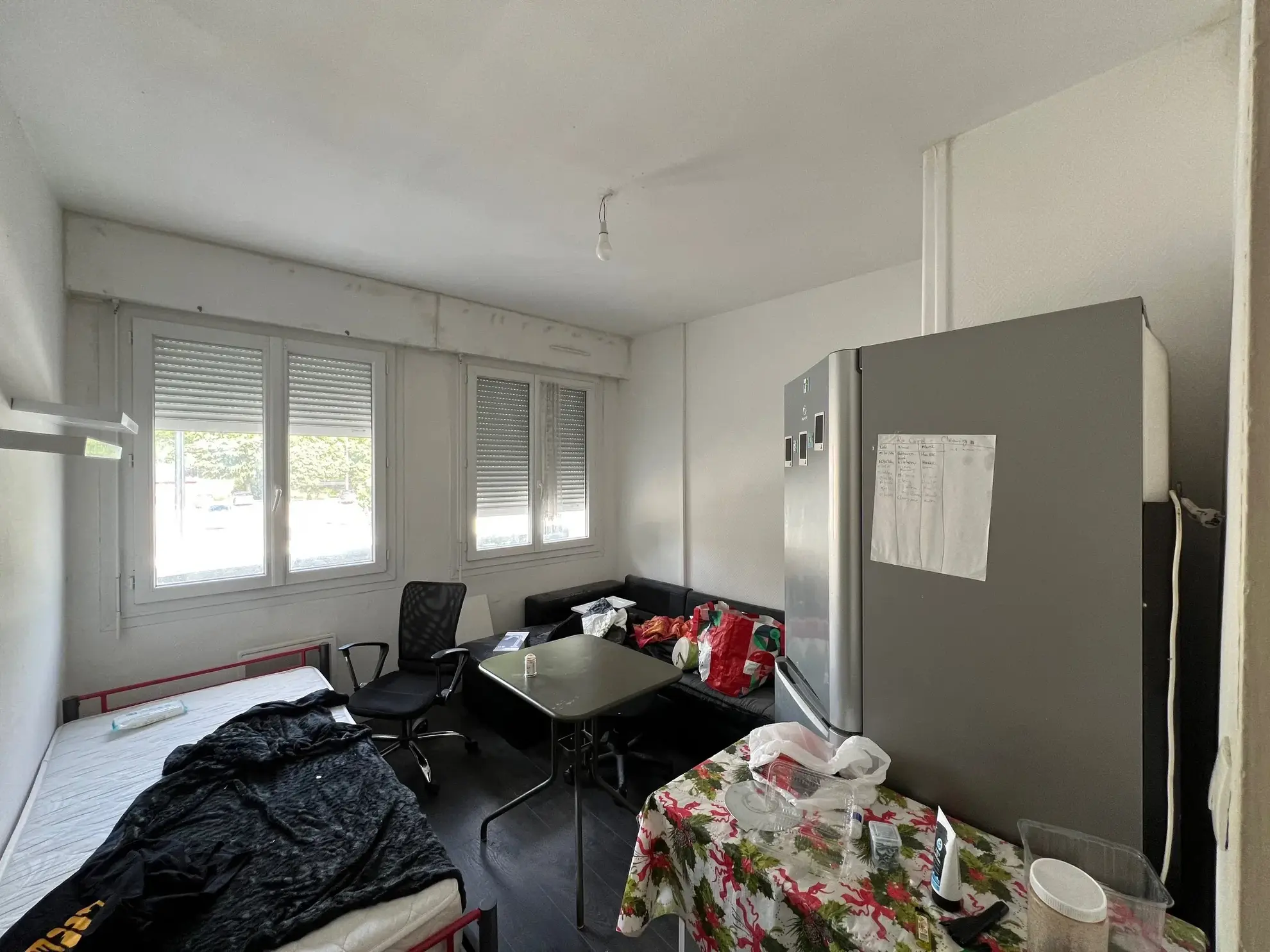 Fonds de commerce restauration à Abbeville face lycée, matériel en bon état 