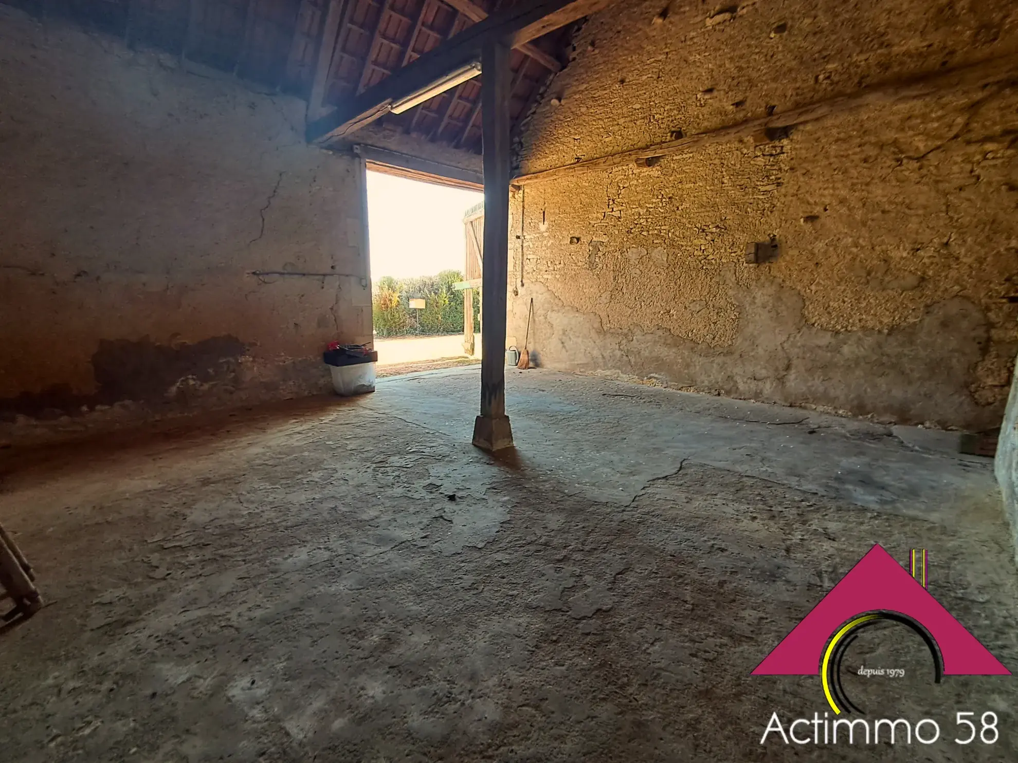 Maison de plain-pied avec 4 chambres, garage et jardin à Blet 