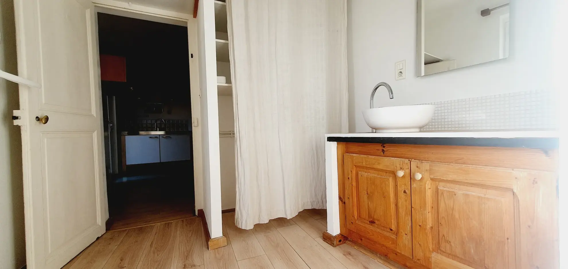 A vendre appartement de type 3 avec terrasse et cave à Nîmes Quartier Carnot 