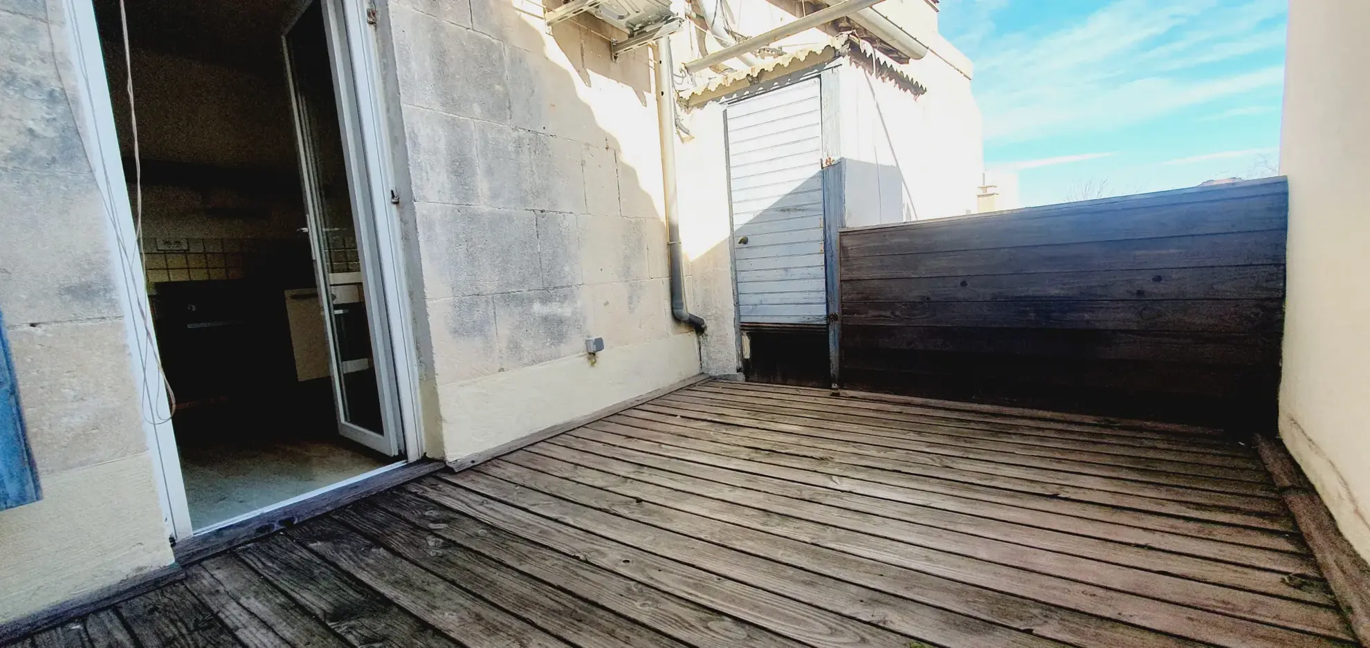 A vendre appartement de type 3 avec terrasse et cave à Nîmes Quartier Carnot 