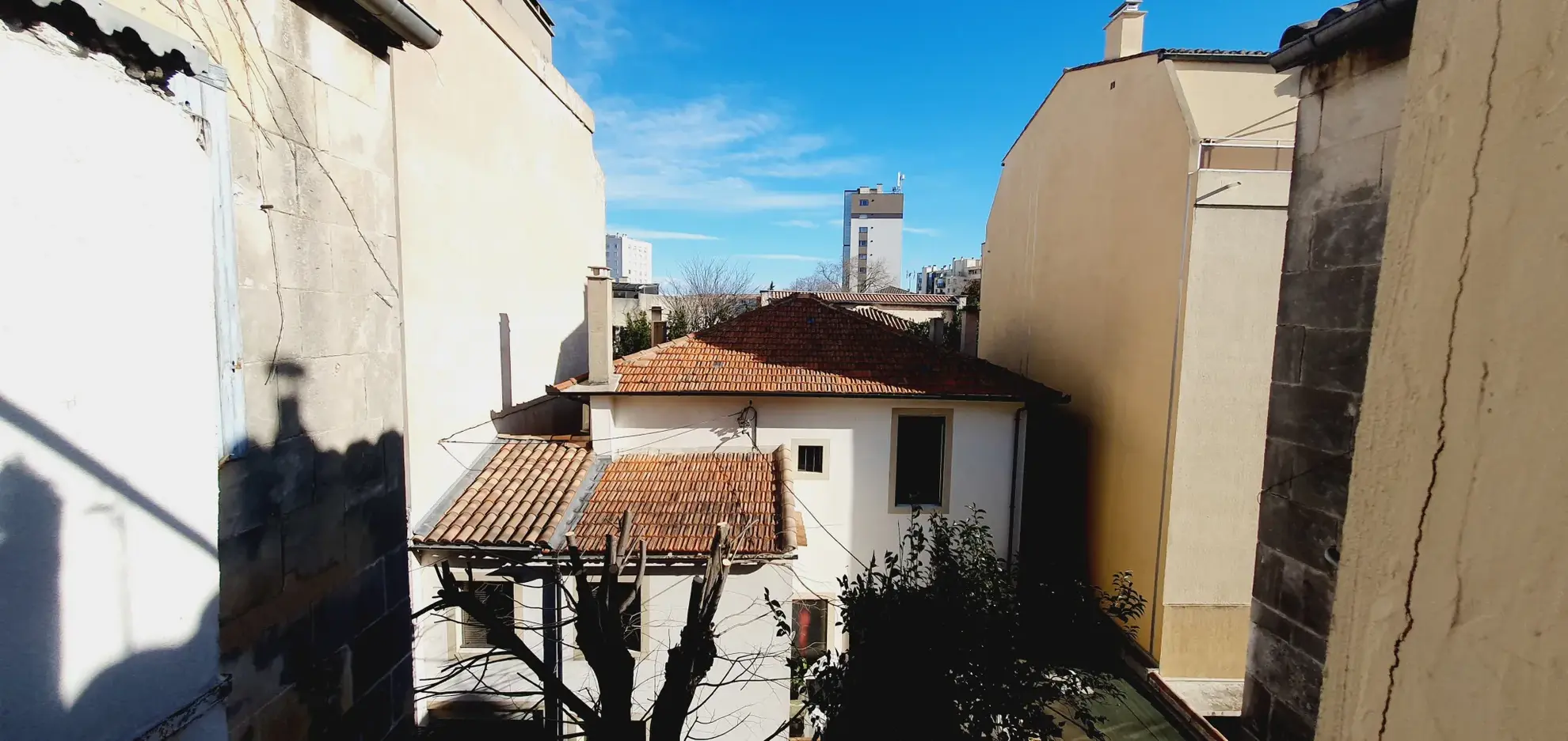 A vendre appartement de type 3 avec terrasse et cave à Nîmes Quartier Carnot 