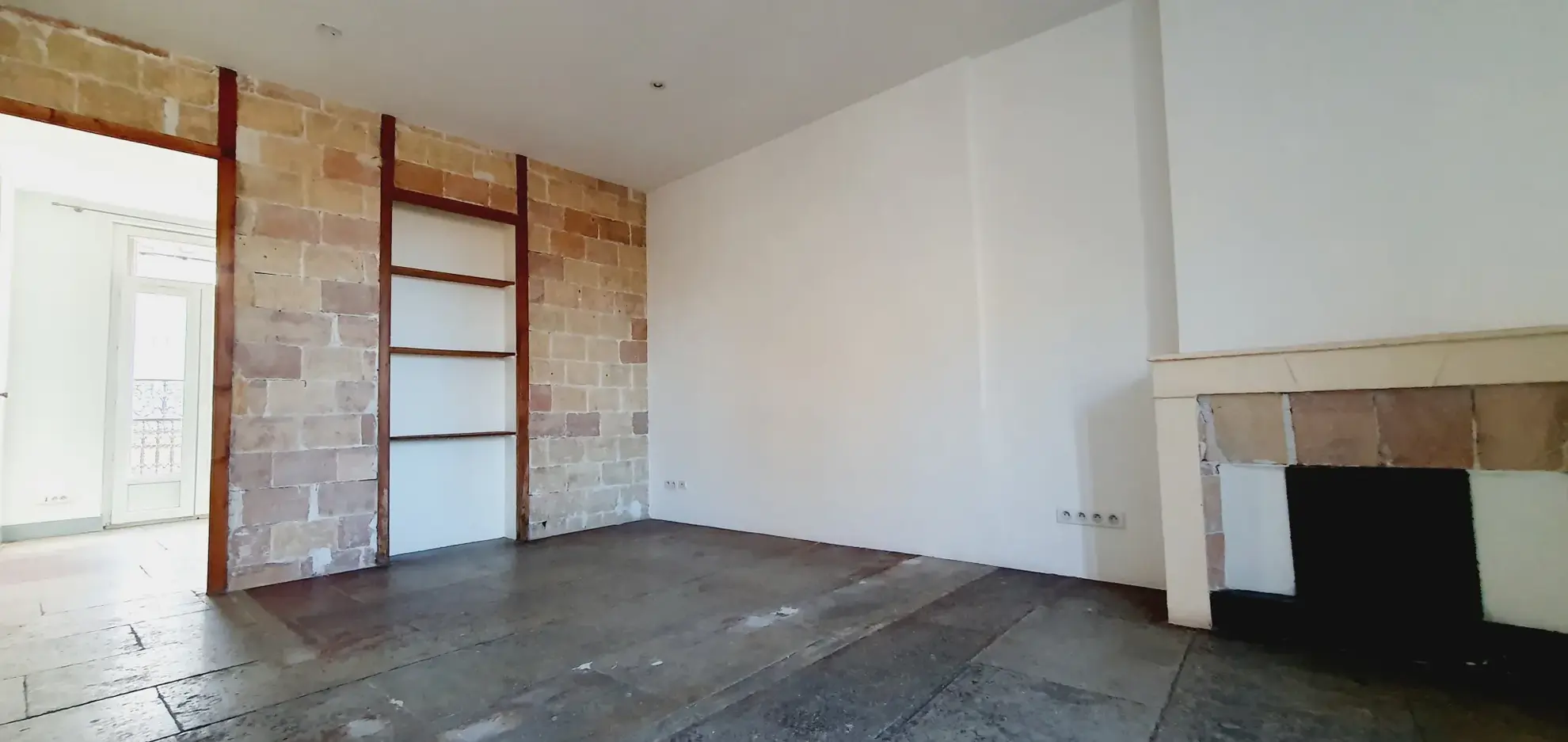 Bel appartement 3 pièces avec terrasse et cave au centre-ville de Nîmes
