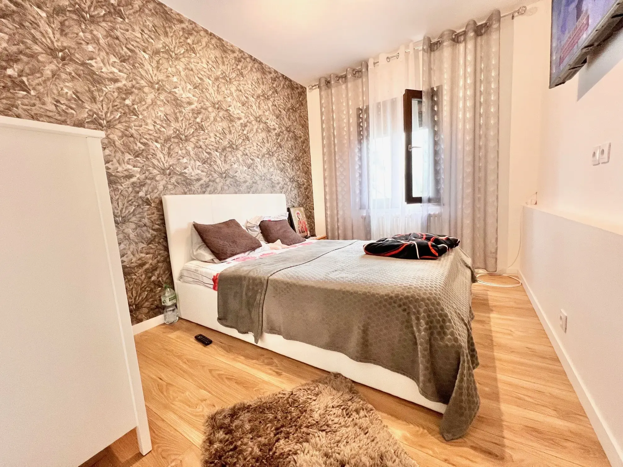 Maison rénovée à Franqueville Saint Pierre avec 3 chambres, garage et terrasse 