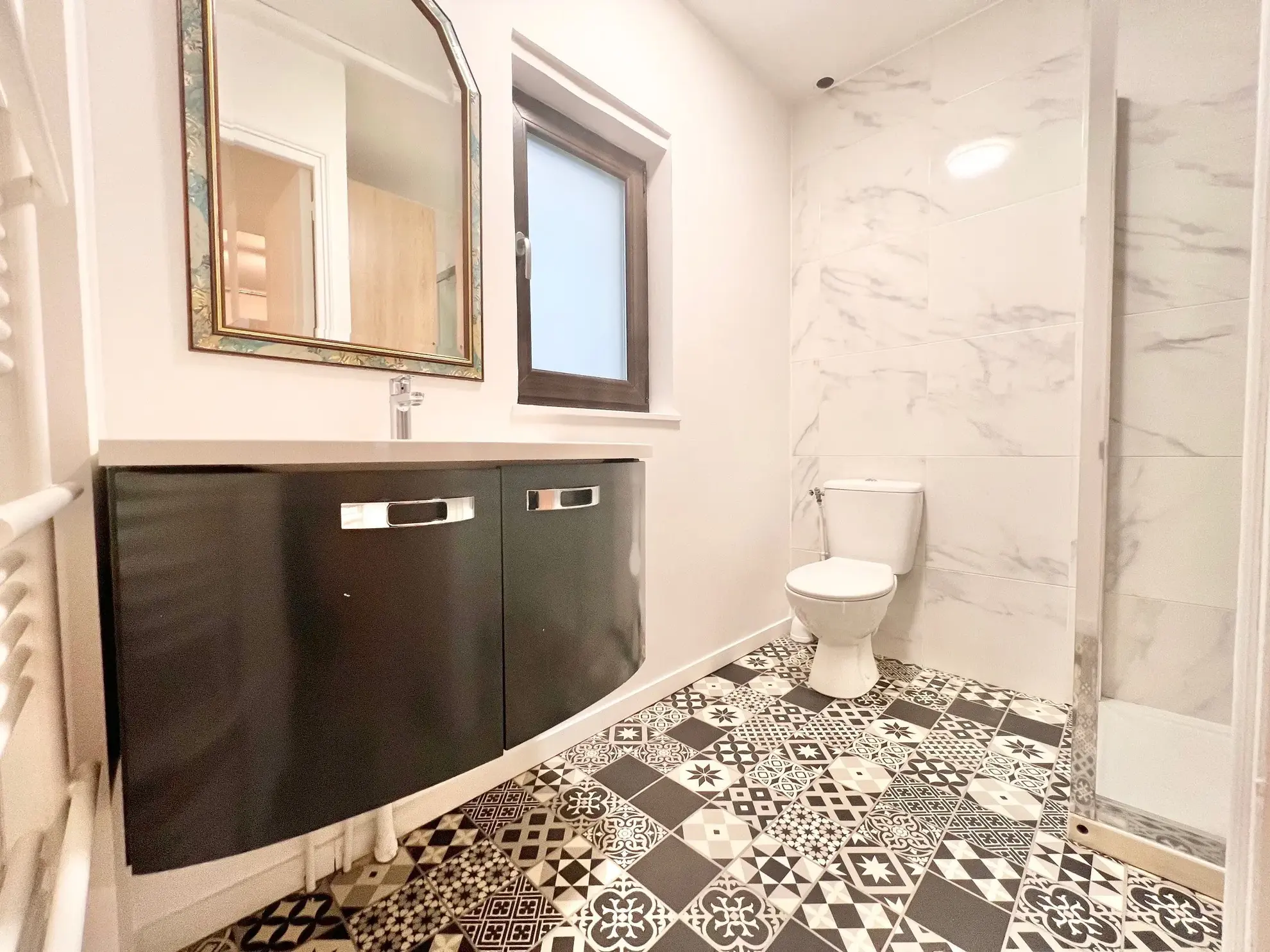 Maison rénovée à Franqueville Saint Pierre avec 3 chambres, garage et terrasse 