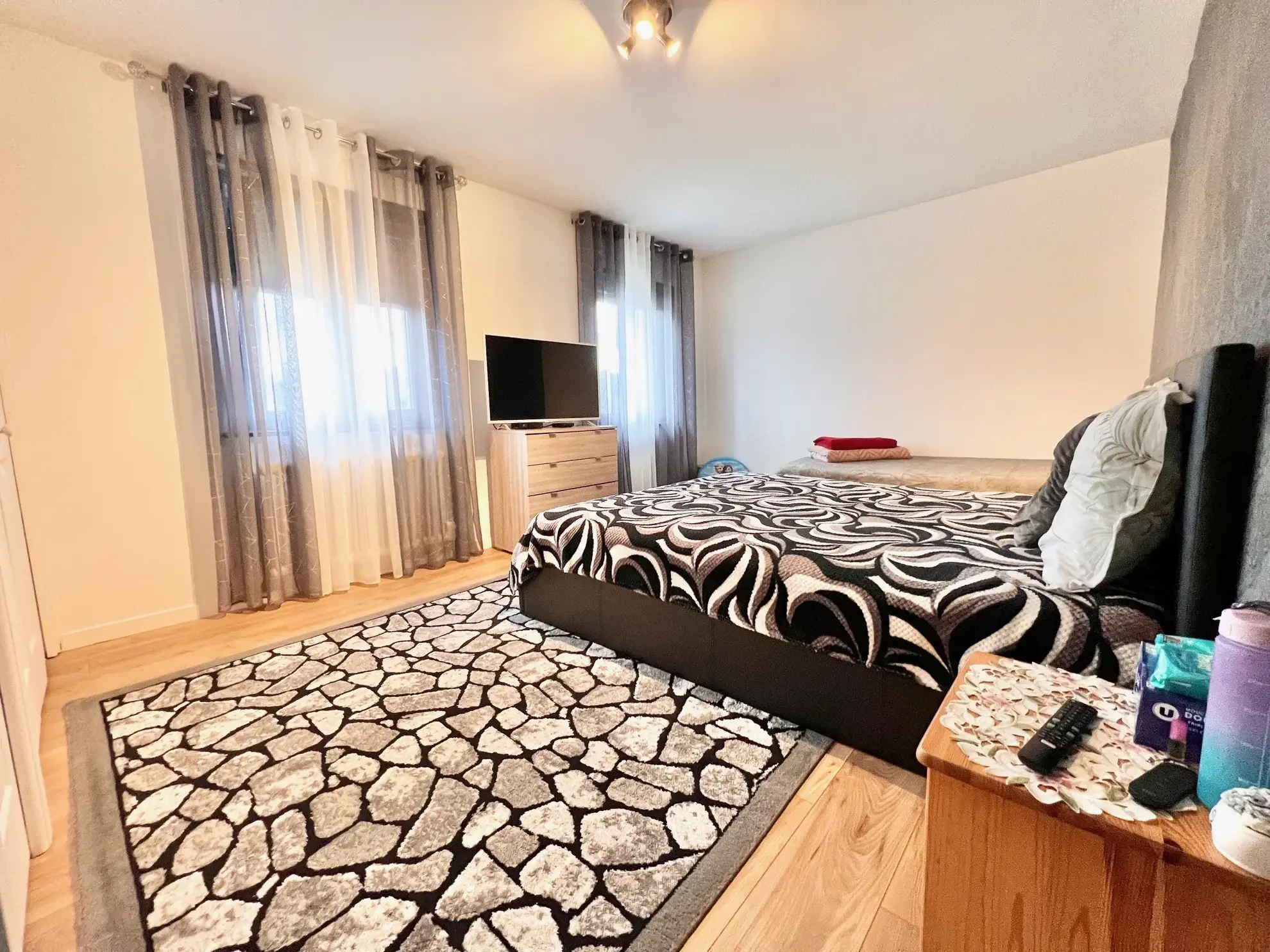 Maison rénovée à Franqueville Saint Pierre avec 3 chambres, garage et terrasse 