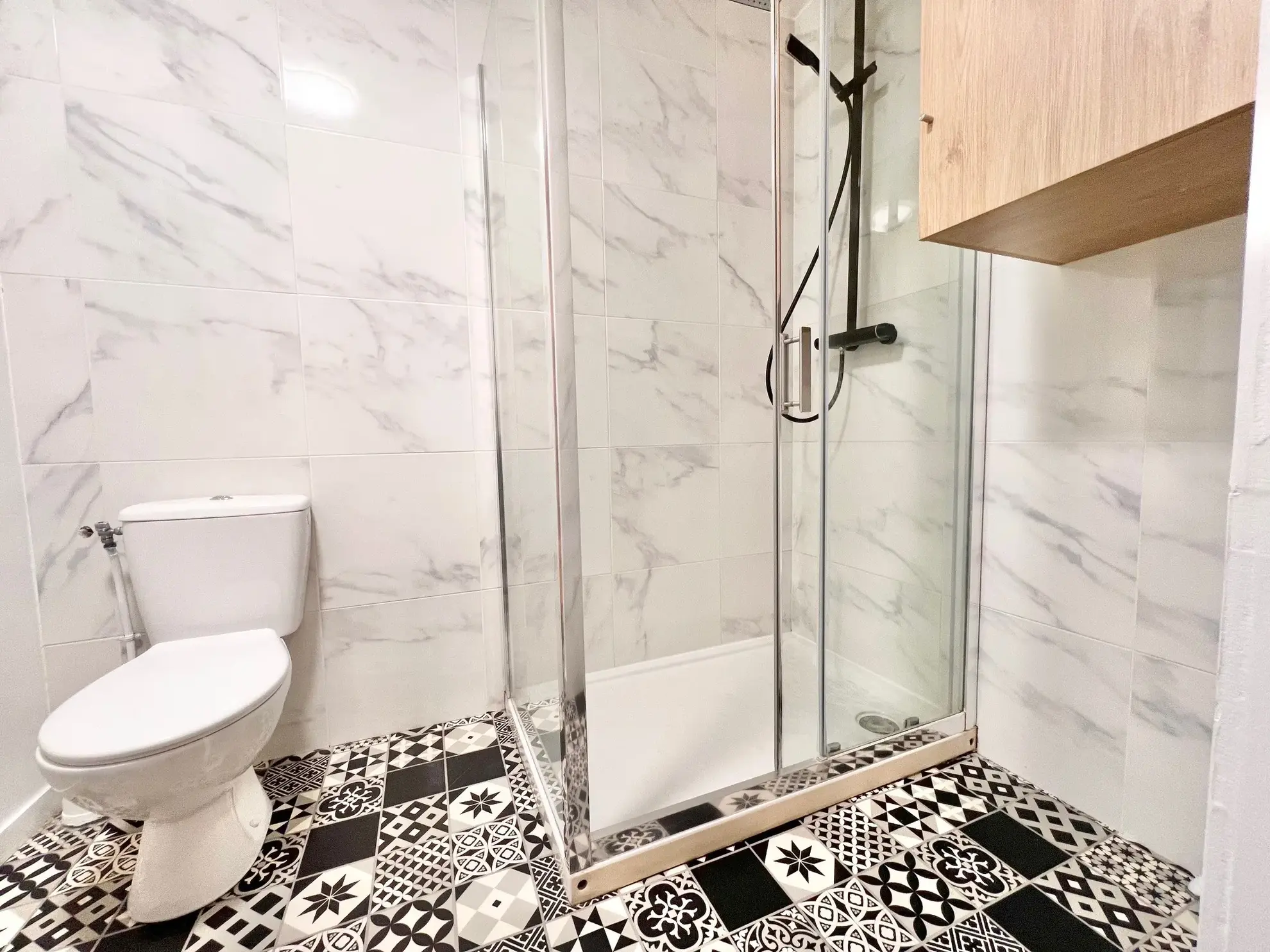 Maison rénovée à Franqueville Saint Pierre avec 3 chambres, garage et terrasse 