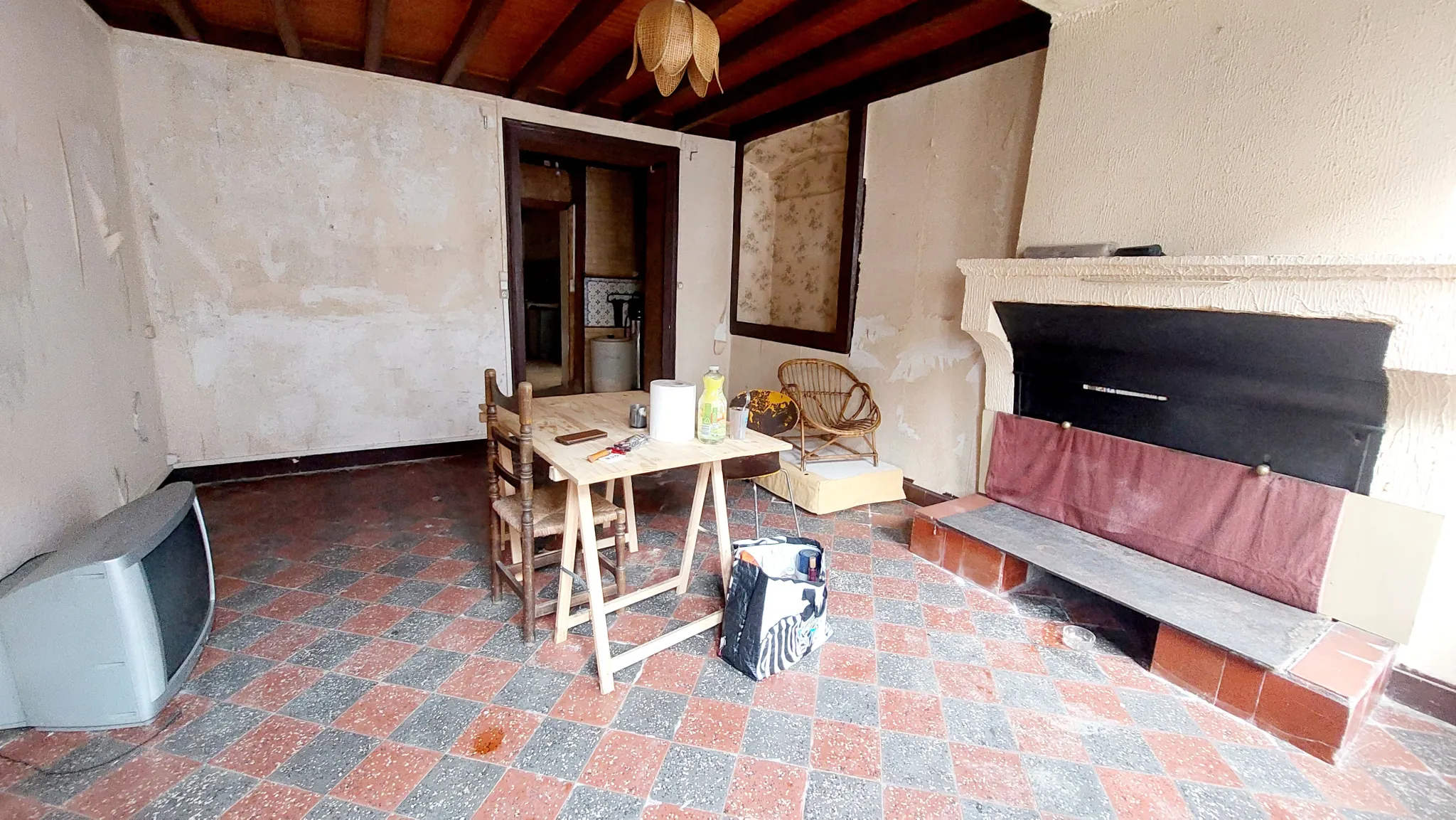 Maison de bourg à rénover de 180 m² avec garage proche de La Réole 