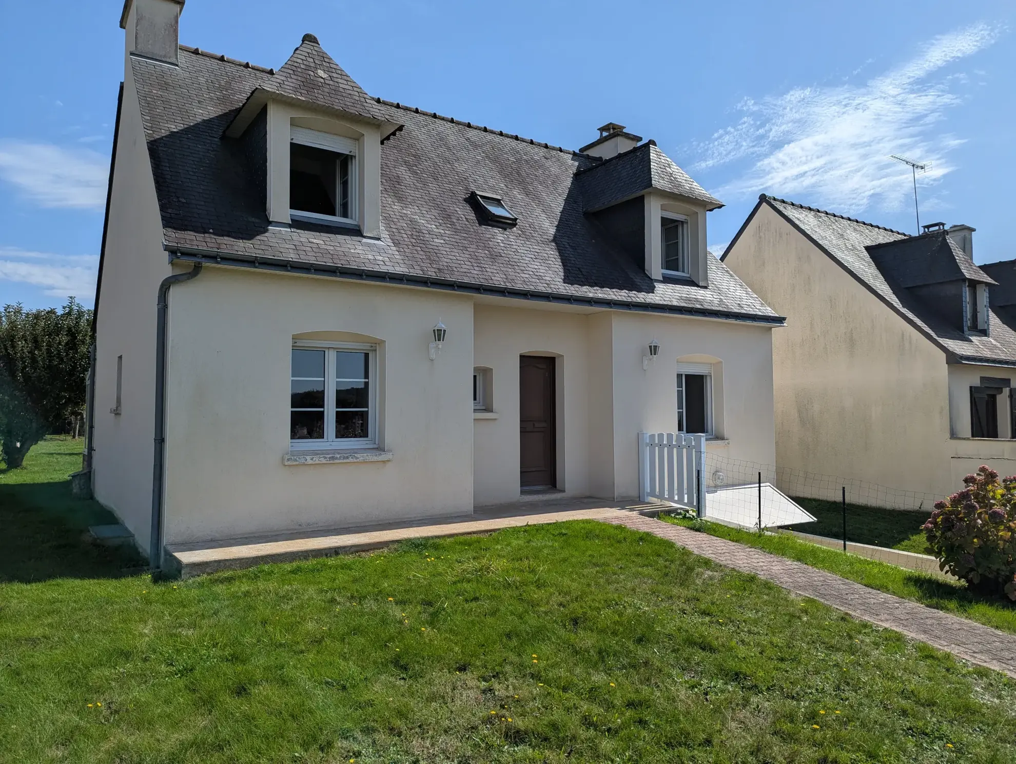 Maison 6 pièces à Guer centre-ville - 107 m² avec sous-sol et terrasse 