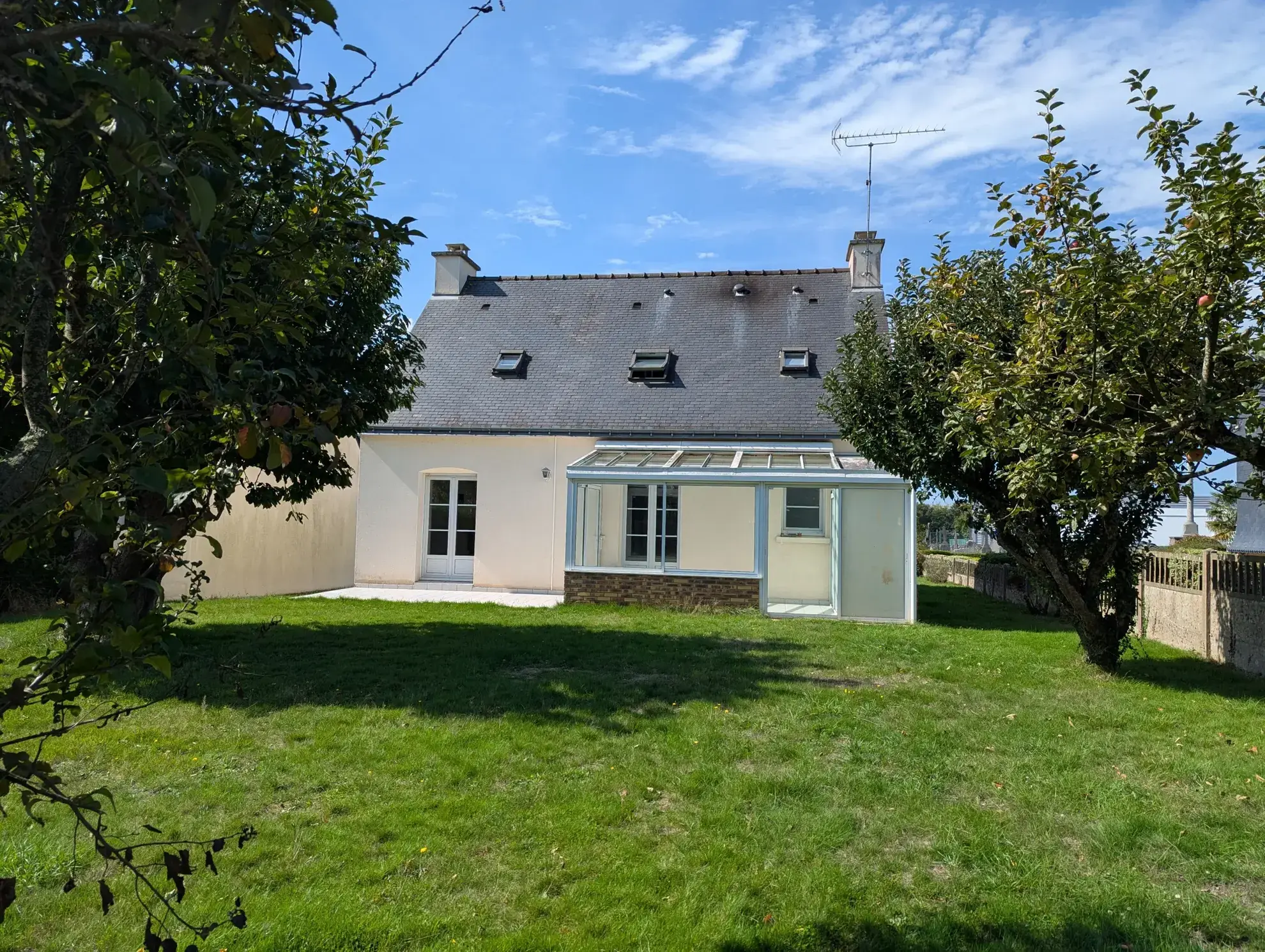 Maison 6 pièces à Guer centre-ville - 107 m² avec sous-sol et terrasse 