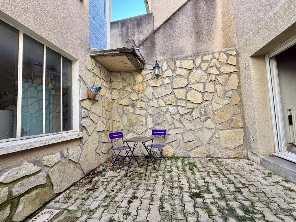 Maison de rue à Valence de 72 m2 avec cour et dépendance – Opportunité à saisir 