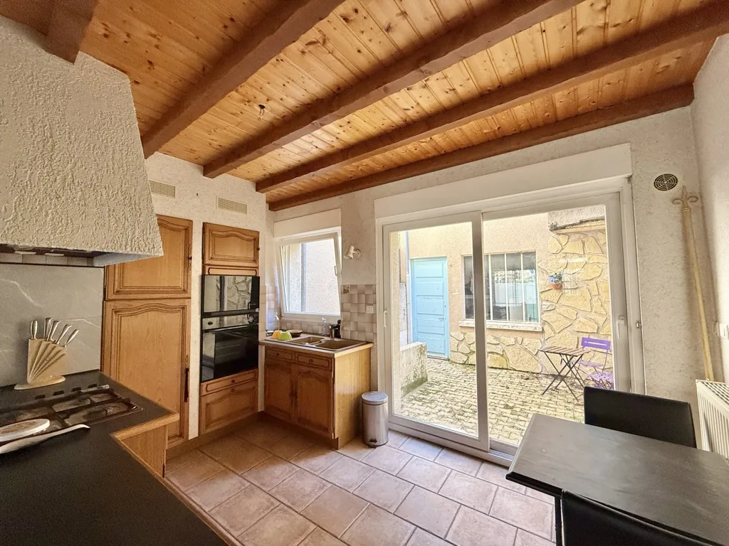 Maison de rue à Valence de 72 m2 avec cour et dépendance – Opportunité à saisir 