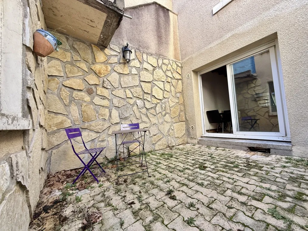 Maison de rue à Valence de 72 m2 avec cour et dépendance – Opportunité à saisir 