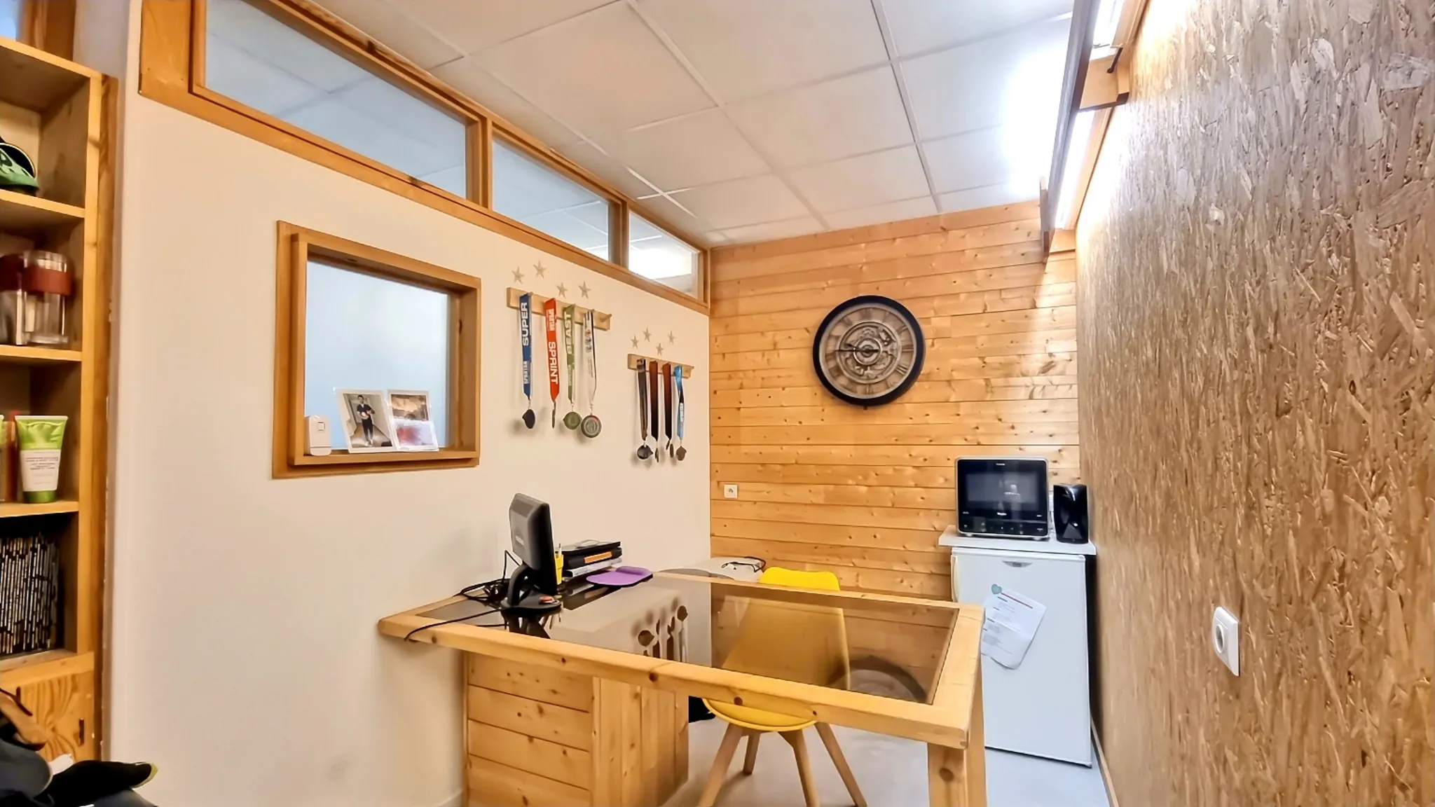 Local commercial de 82 m² à Aulnat avec grand potentiel dans le centre-ville 