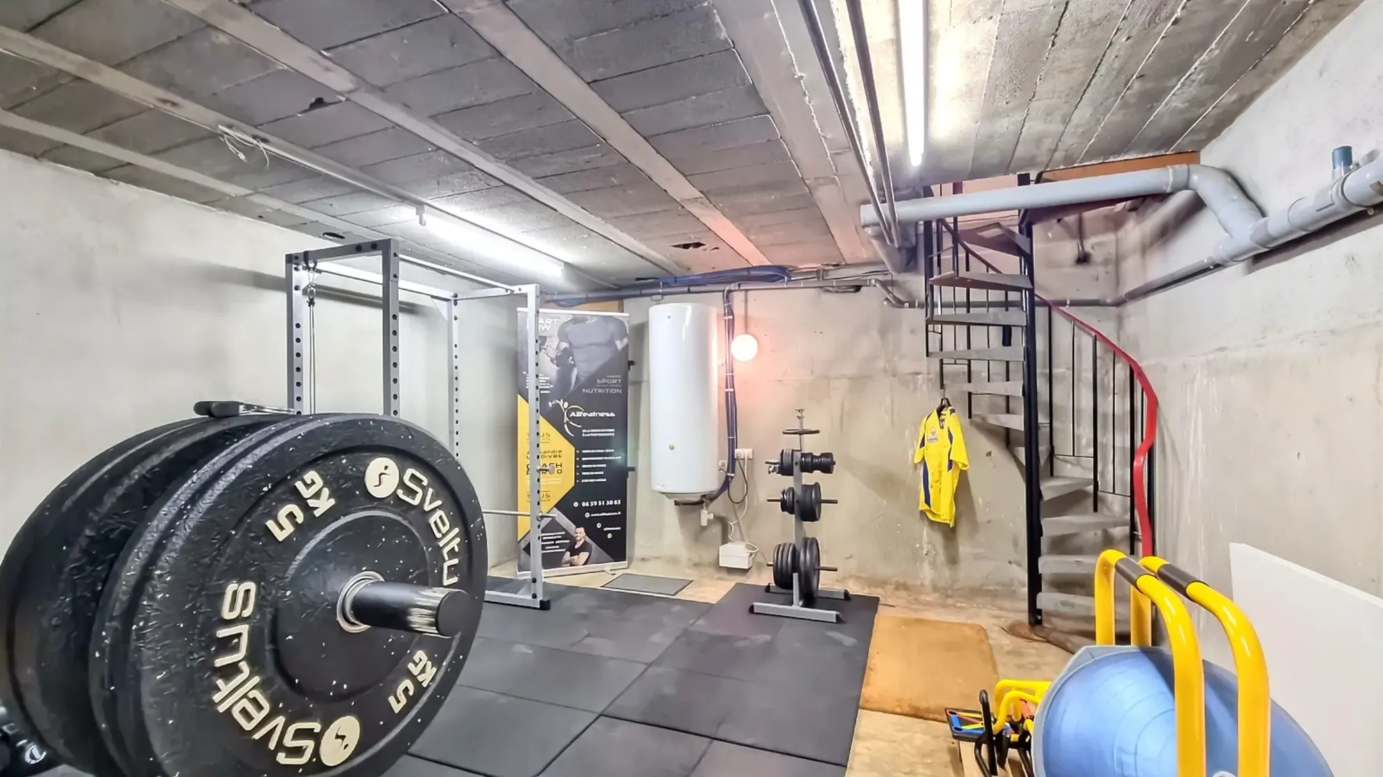 Local commercial de 82 m² à Aulnat avec grand potentiel dans le centre-ville 