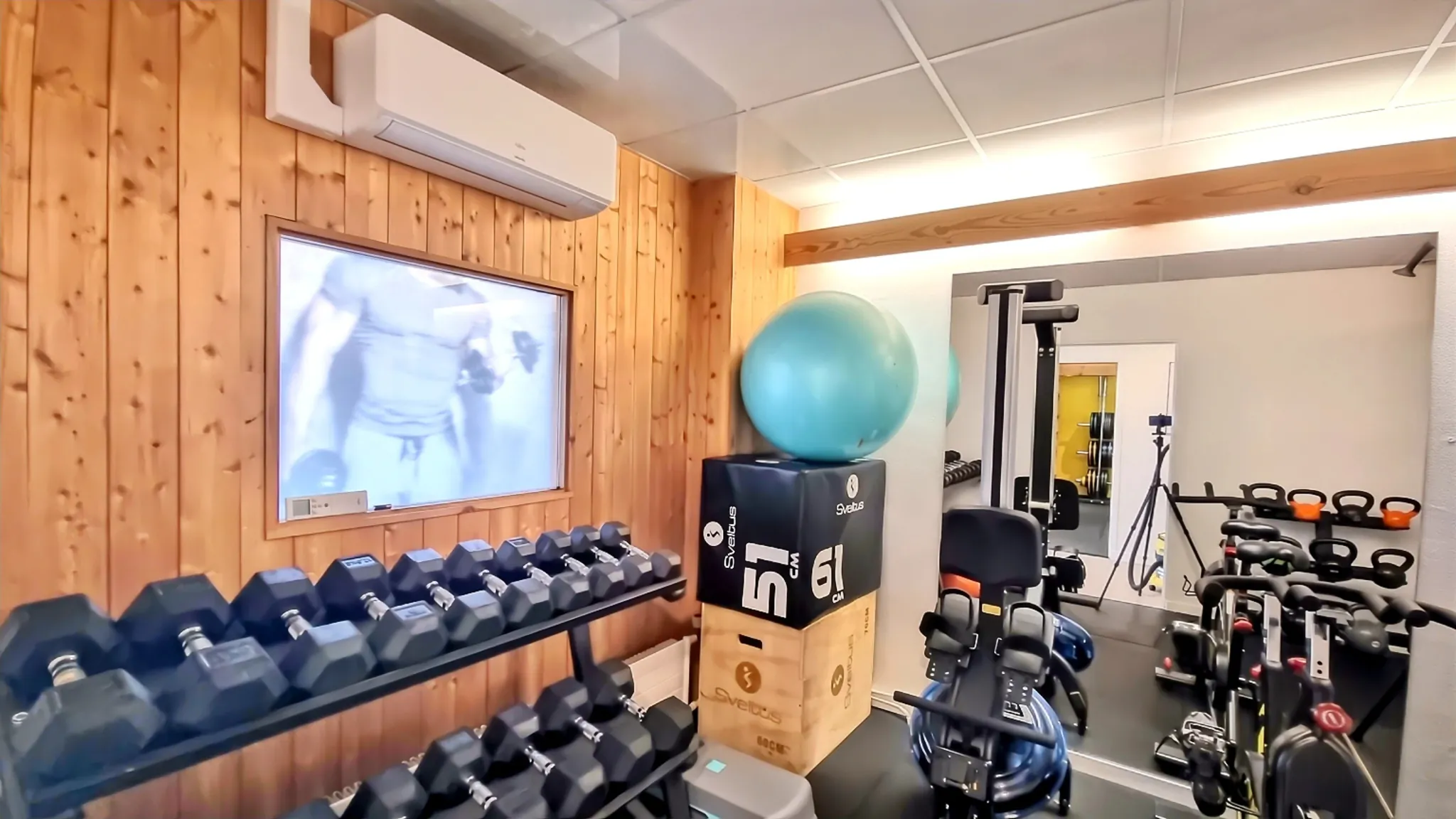 Local commercial de 82 m² à Aulnat avec grand potentiel dans le centre-ville 