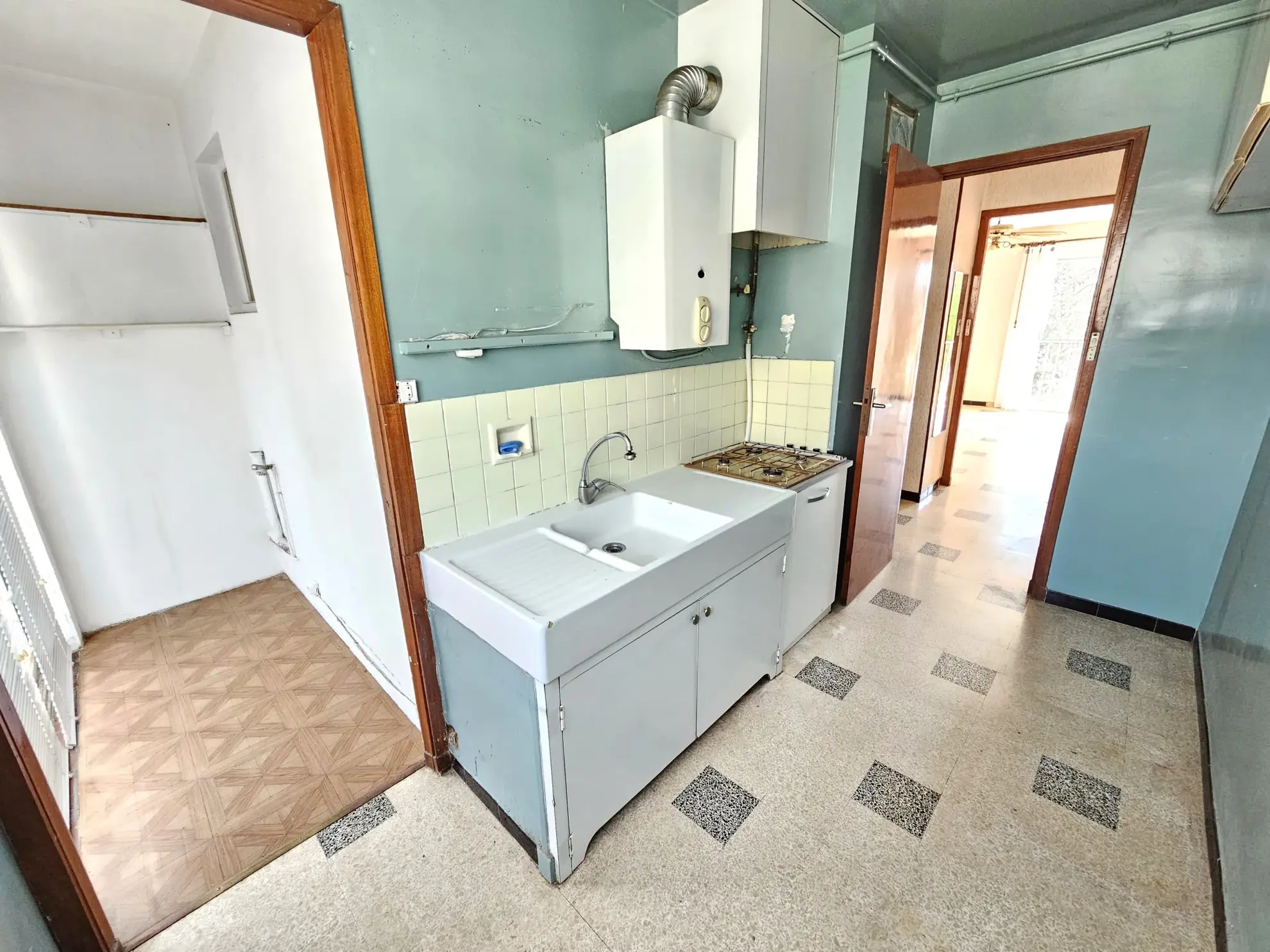 Appartement T3/T4 de 70 m² à Hyères avec cave et parkings sécurisés 