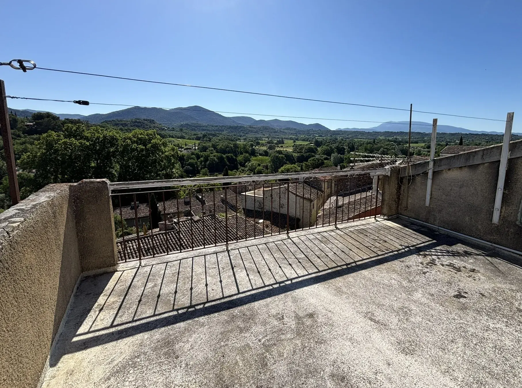 Maison de village avec terrasse et vue panoramique à Mirabel aux Baronnies