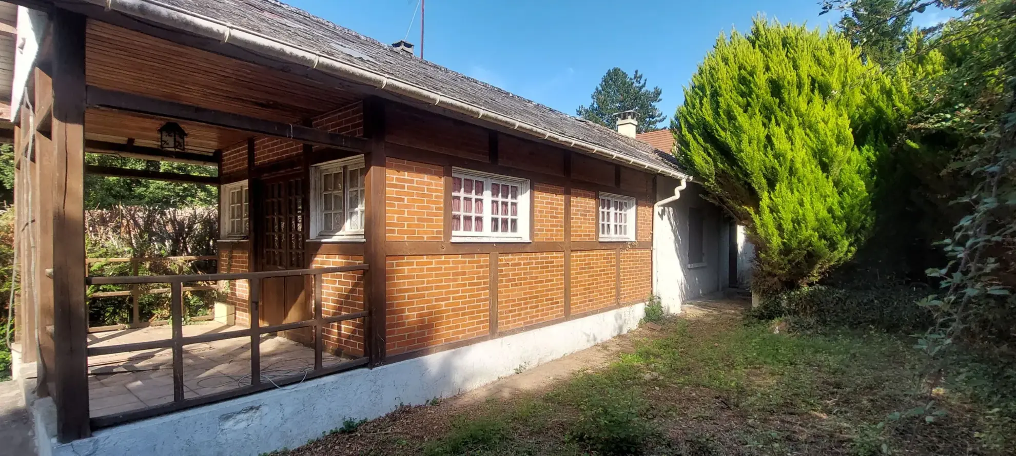 Maison avec accès à la rivière à Champs-sur-Yonne - 72 m² à rénover 