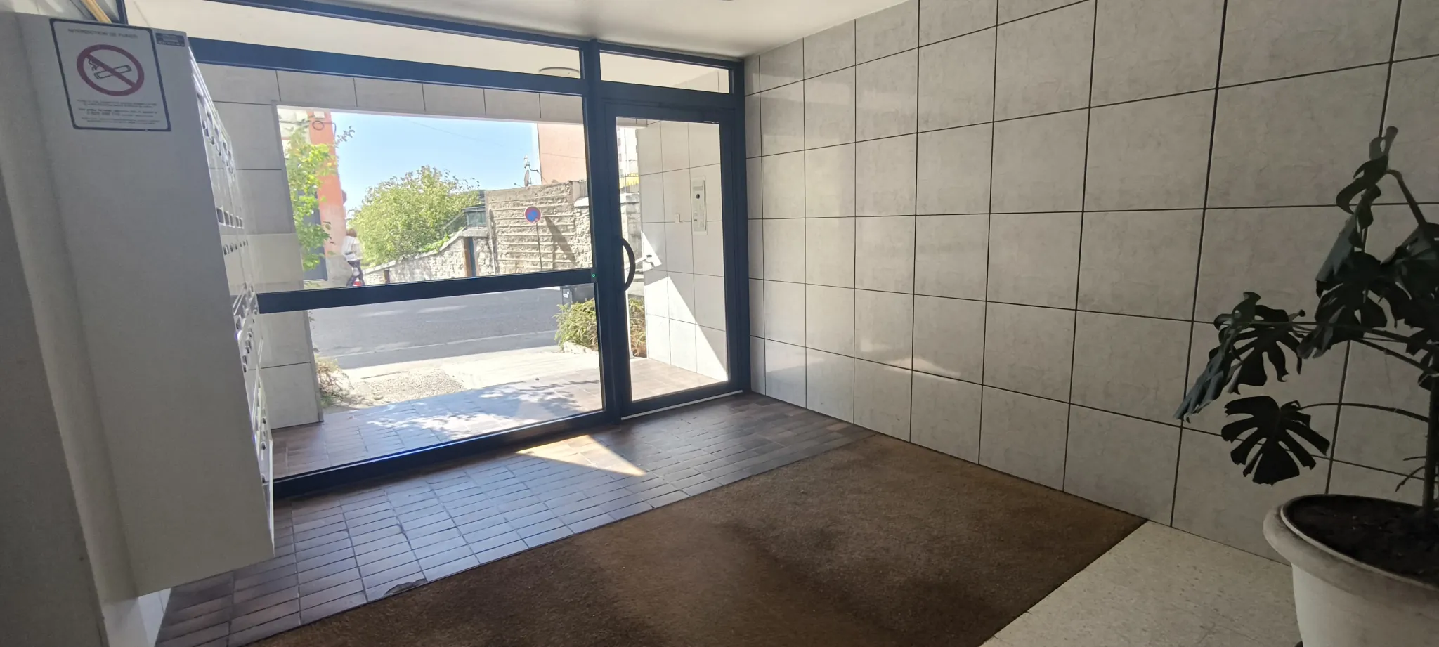 Appartement T2 lumineux avec balcon à vendre à Saint-Étienne 