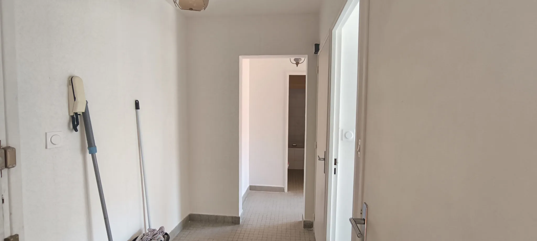 Appartement T2 lumineux avec balcon à vendre à Saint-Étienne 