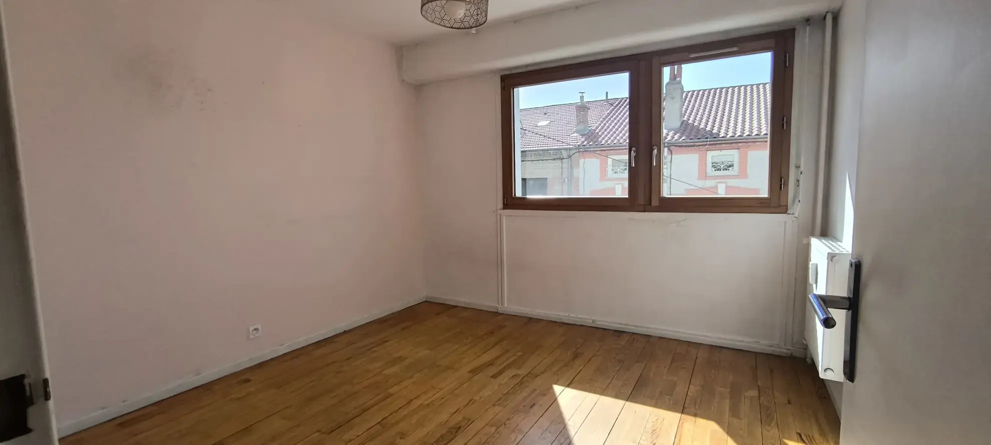 Appartement T2 lumineux avec balcon à vendre à Saint-Étienne 