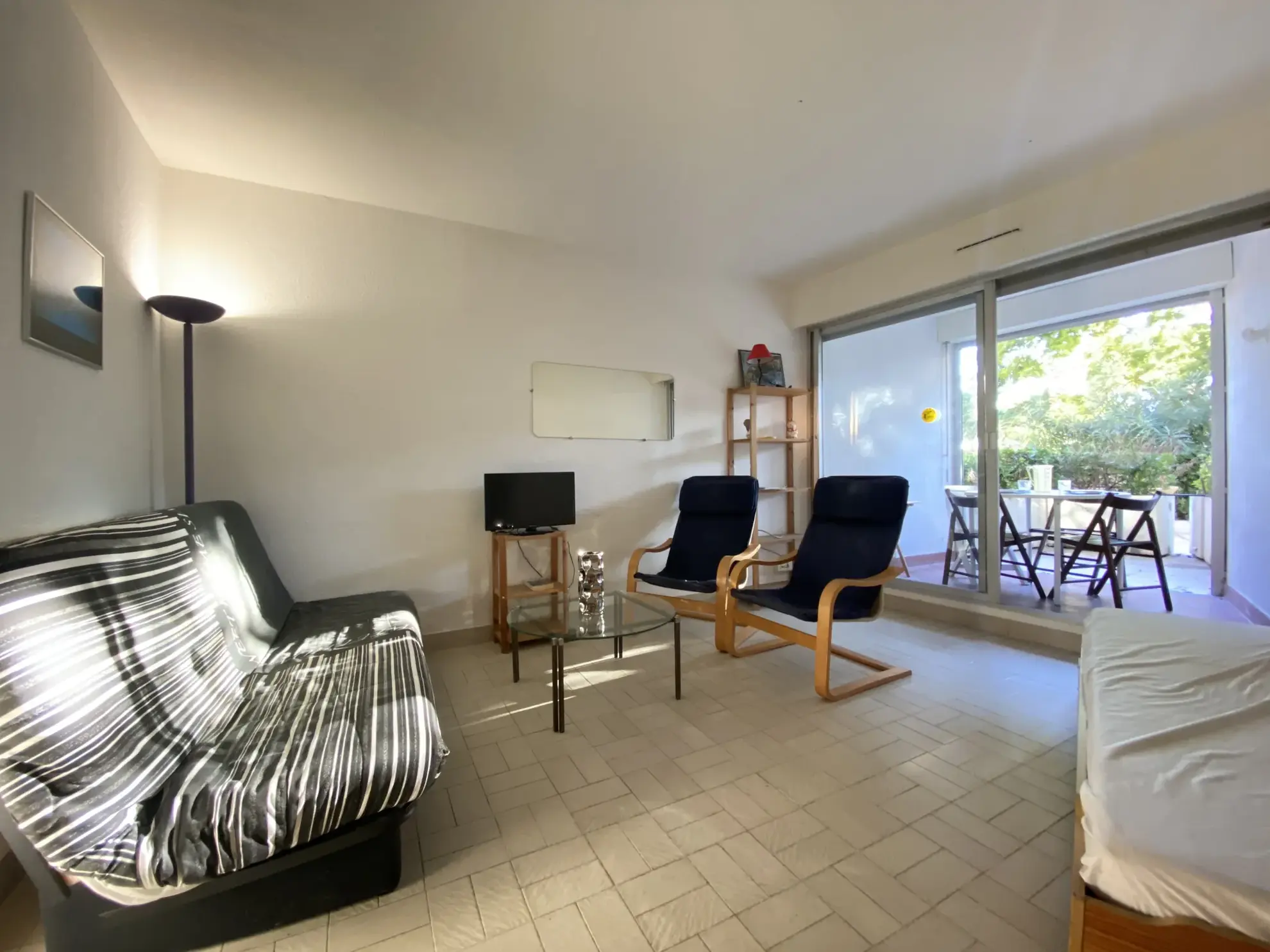 Studio en rez-de-jardin avec piscine et parking privé au Cap d'Agde 