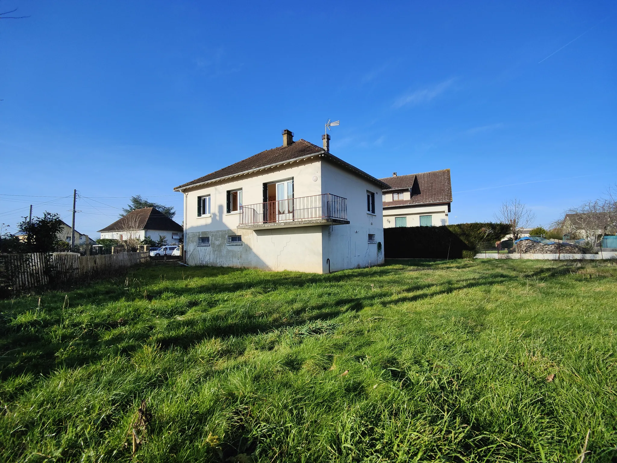 Maison lumineuse avec sous-sol total à Charmoy - 84 m²