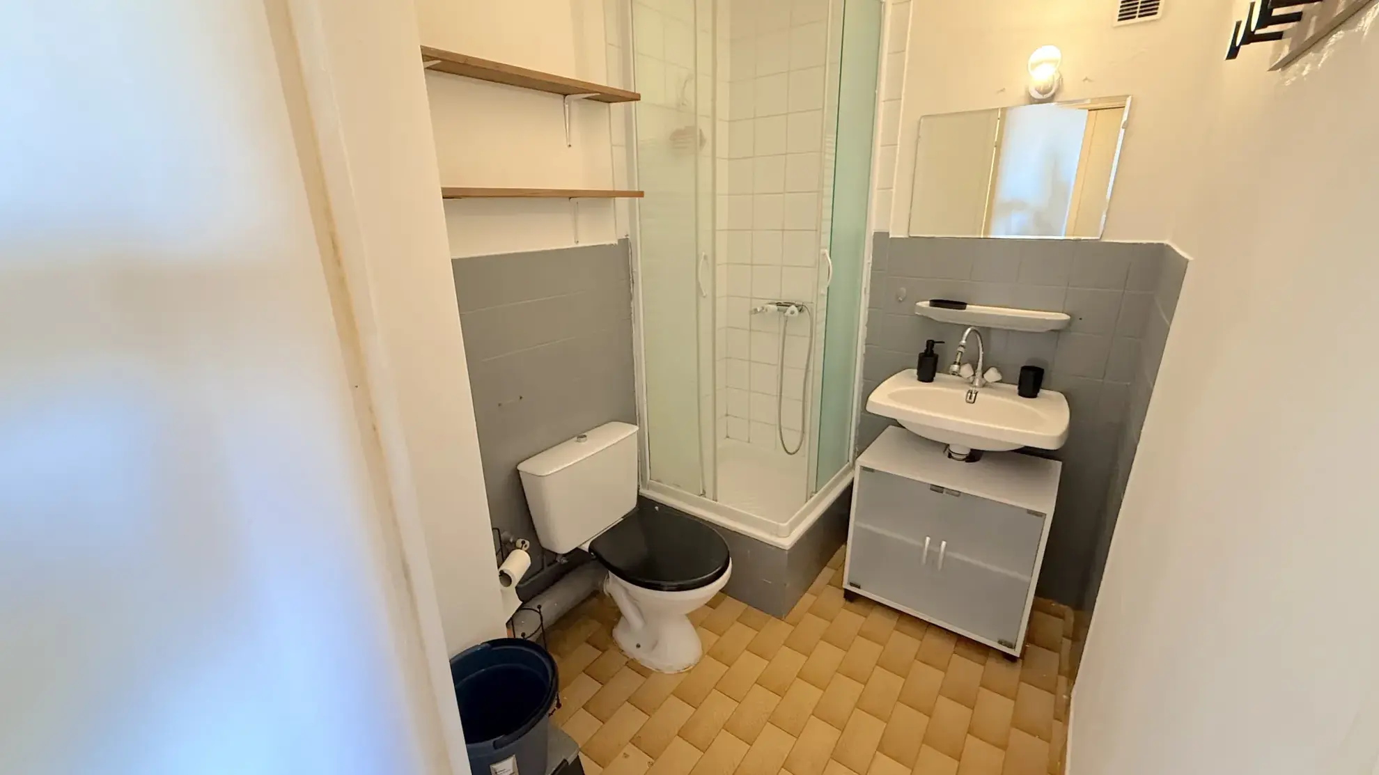 Bel appartement F2 avec loggia à Carnon-Plage, vue étangs et parking privé 