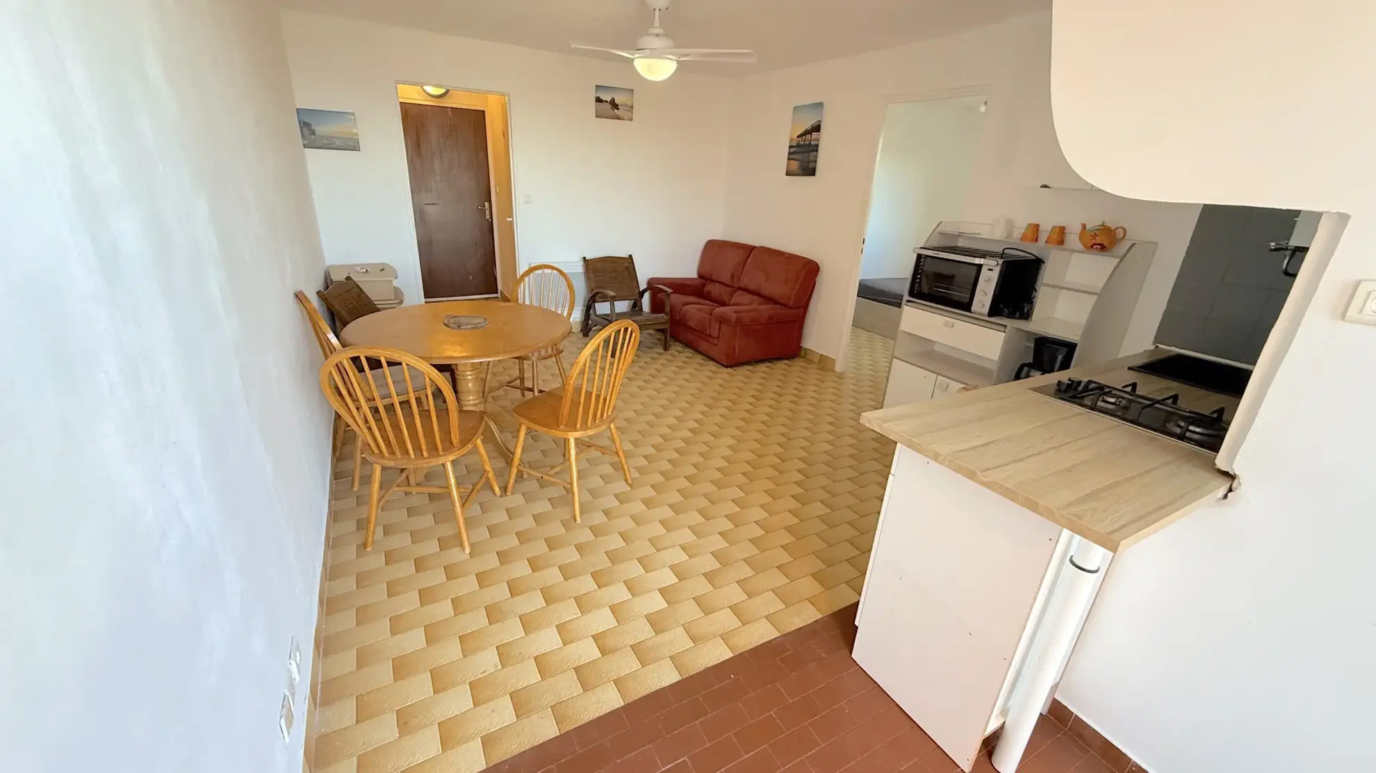 Bel appartement F2 avec loggia à Carnon-Plage, vue étangs et parking privé 