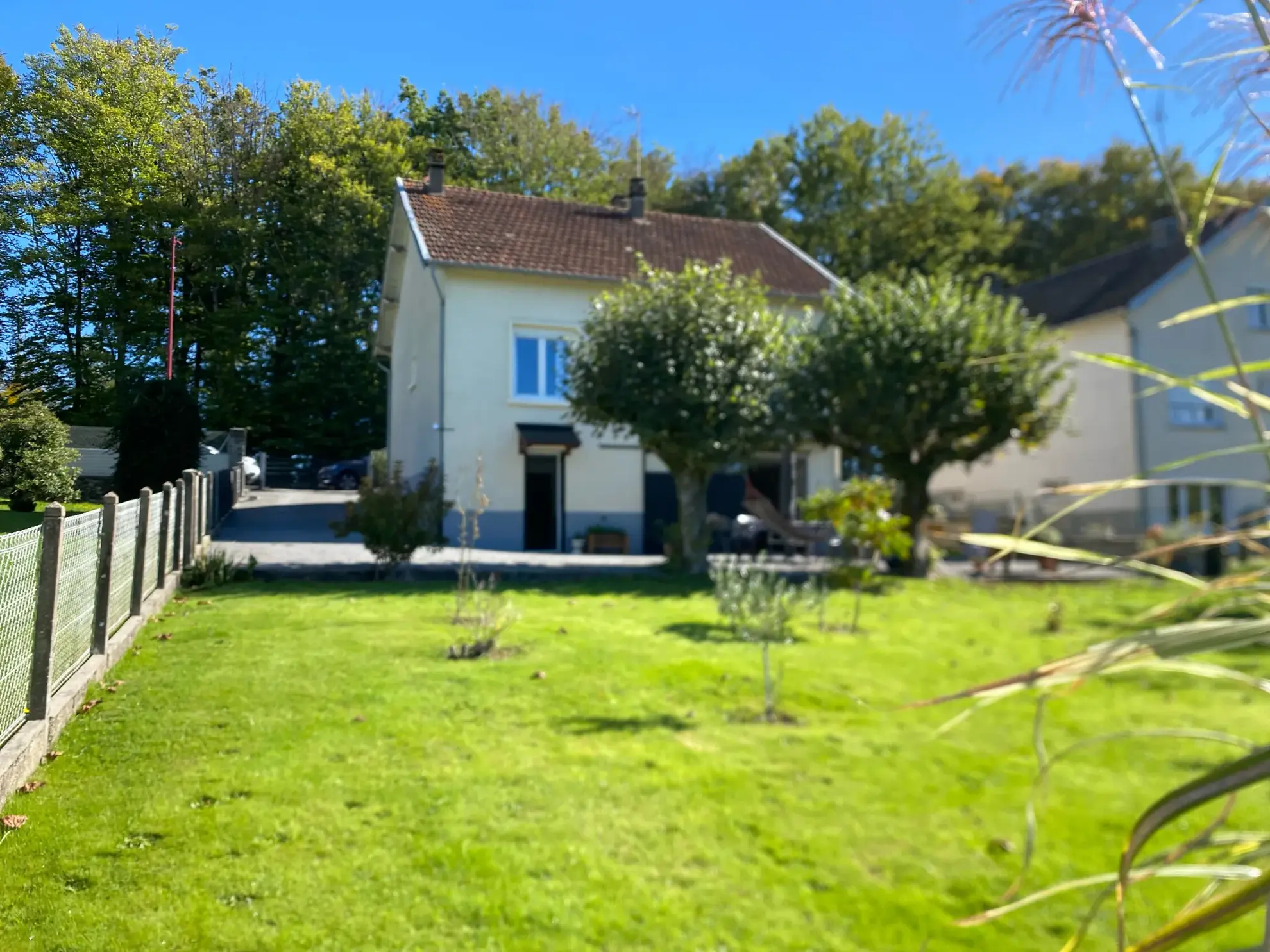 Maison rénovée de 60 ans avec jardin et terrasse à Coussac Bonneval - 142 500 EUR 